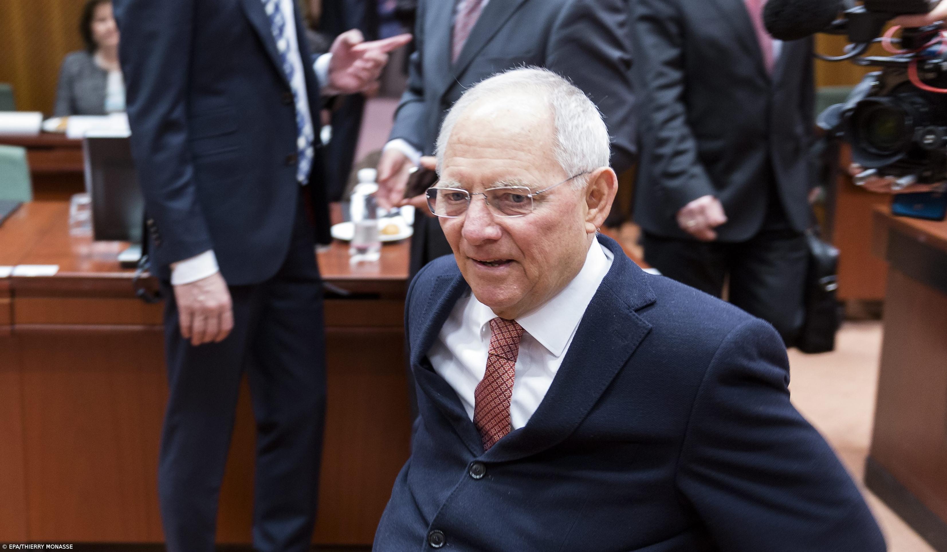 Schäuble admite demitiir-se por divergência de posições sobre situação grega face a Merkel – Imagem 1