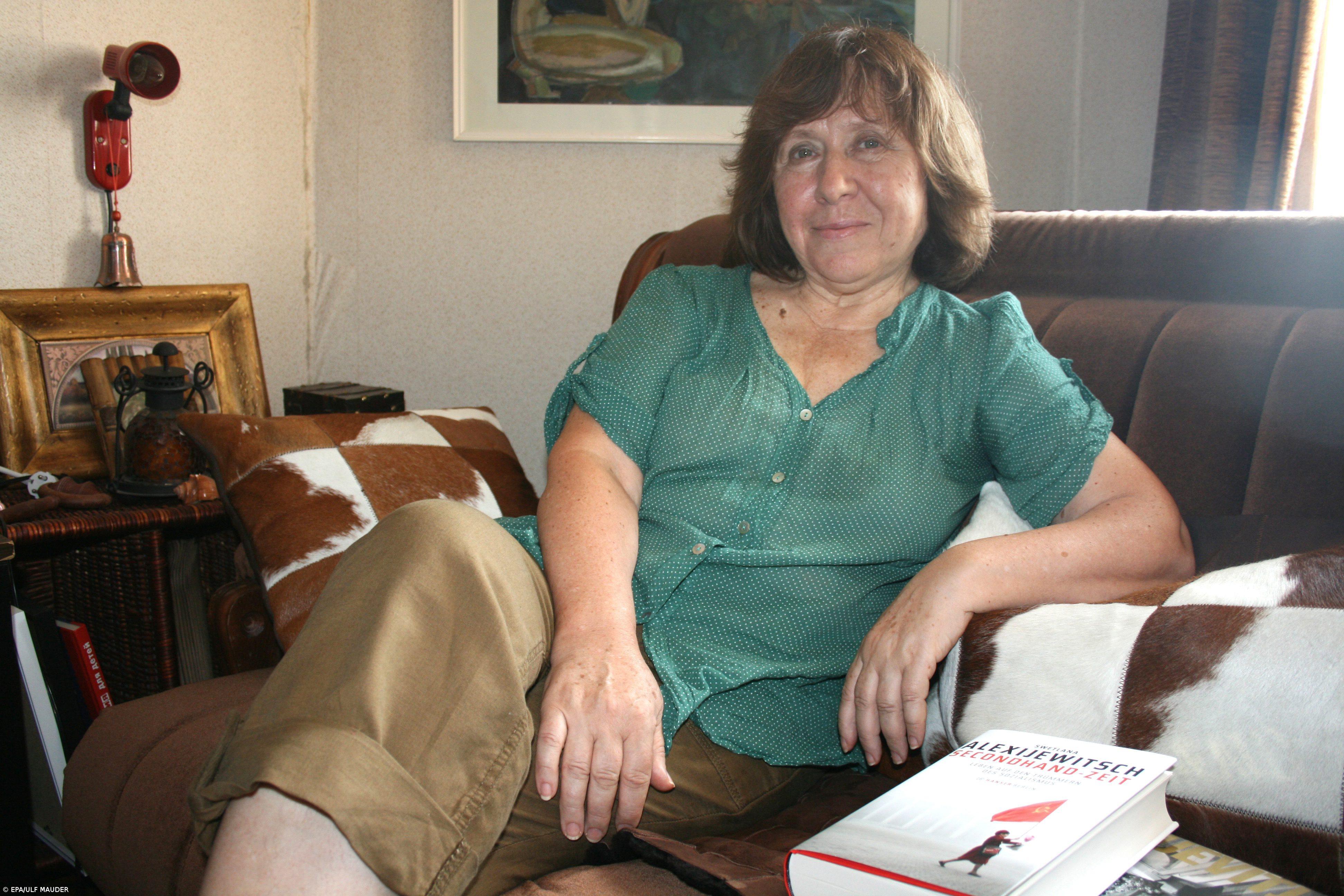 Nobel da Literatura 2015 distingue bielorrussa Svetlana Aleksievitch – Imagem 1