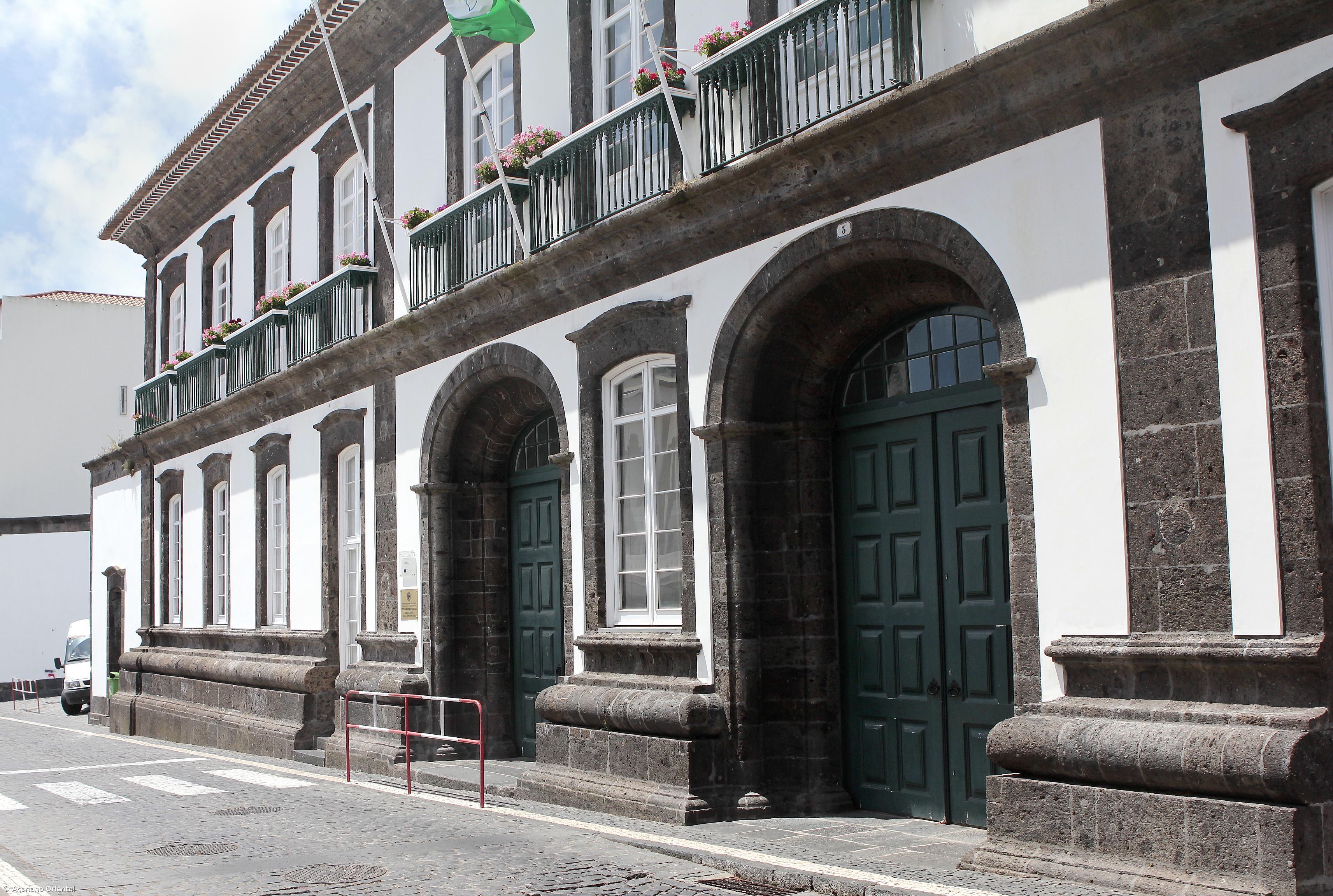 Escola Básica Integrada Roberto Ivens está encerrada – Imagem 1