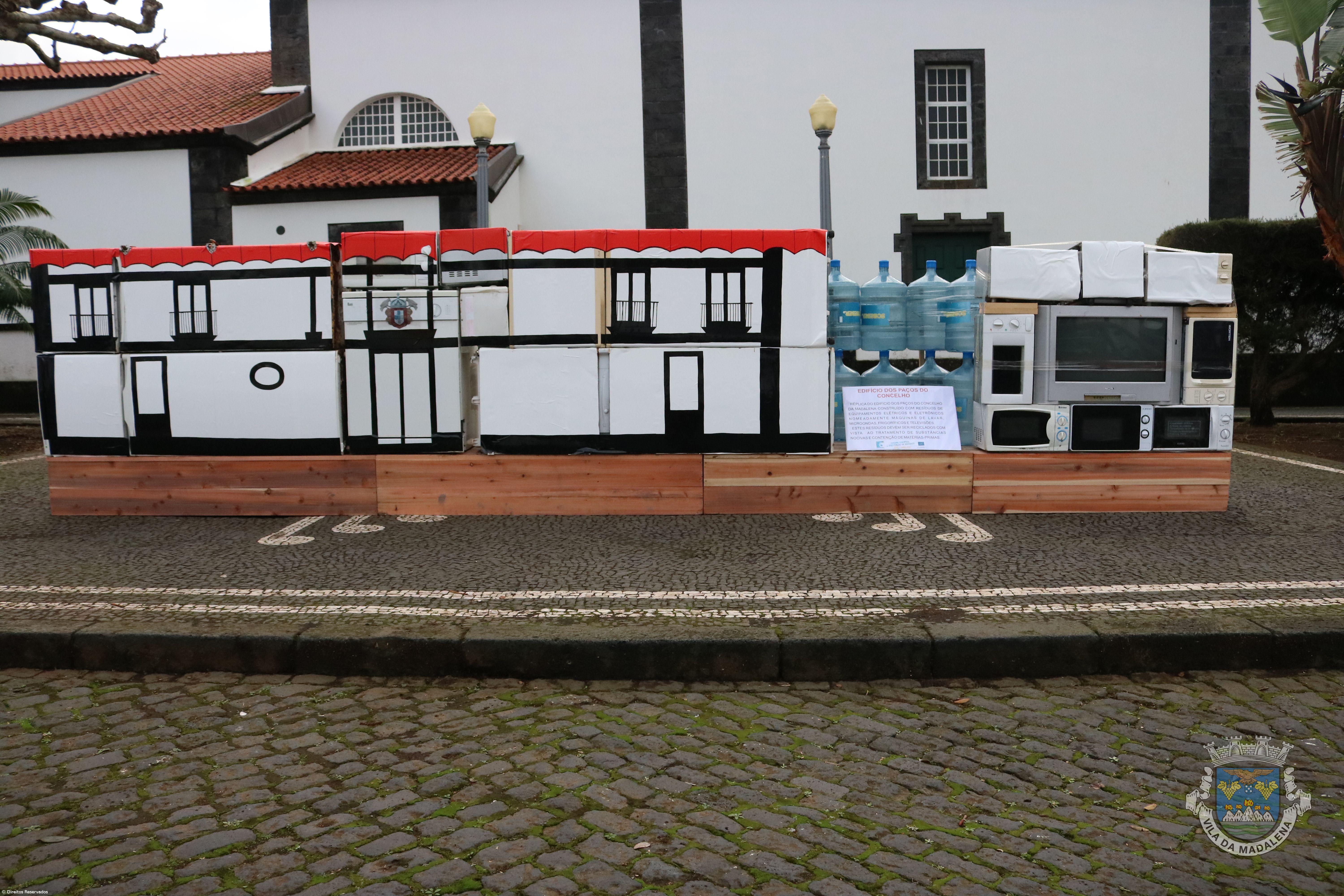 Construída réplica dos Paços do Concelho com materiais recicláveis – Imagem 1