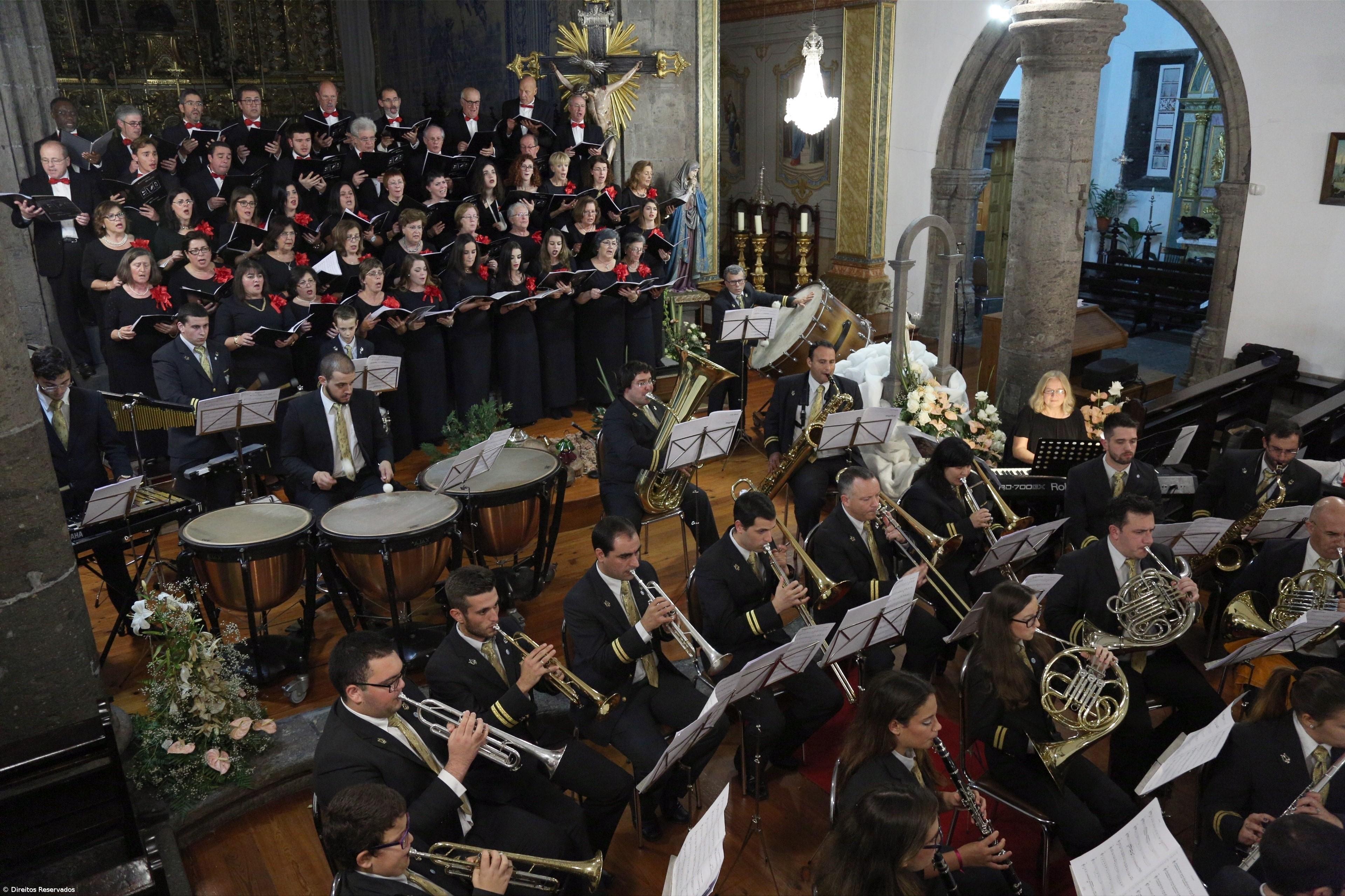 'Christmas Celebration' encheu igreja de Vila Franca – Imagem 4
