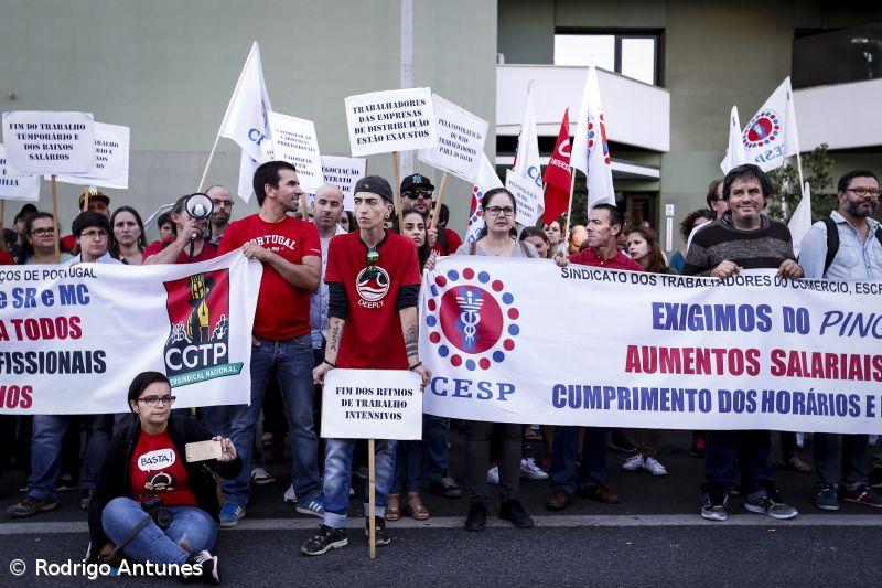 Sindicato afirma "grande adesão" à greve dos trabalhadores de lojas, super e hipermercados – Imagem 1