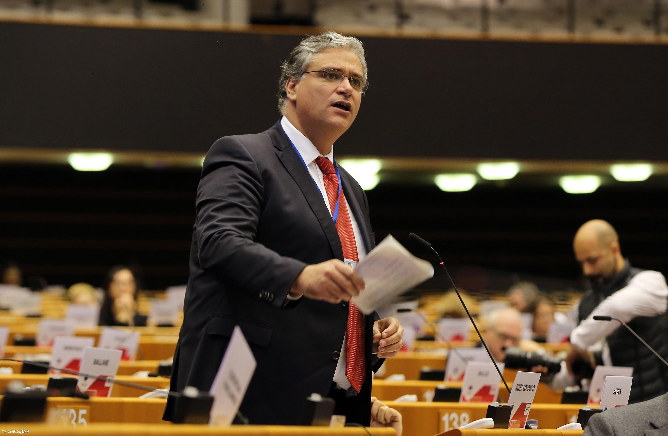 Acordo sobre quadro comunitário tem de acontecer antes das europeias, diz Vasco Cordeiro – Imagem 1