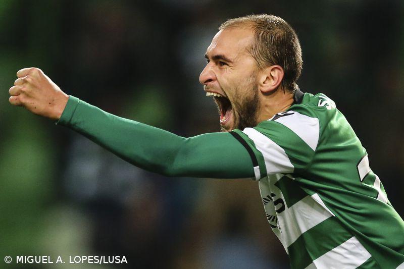 Ex-'leão' Bas Dost caiu inanimado no relvado, mas recuperou consciência – Imagem 1