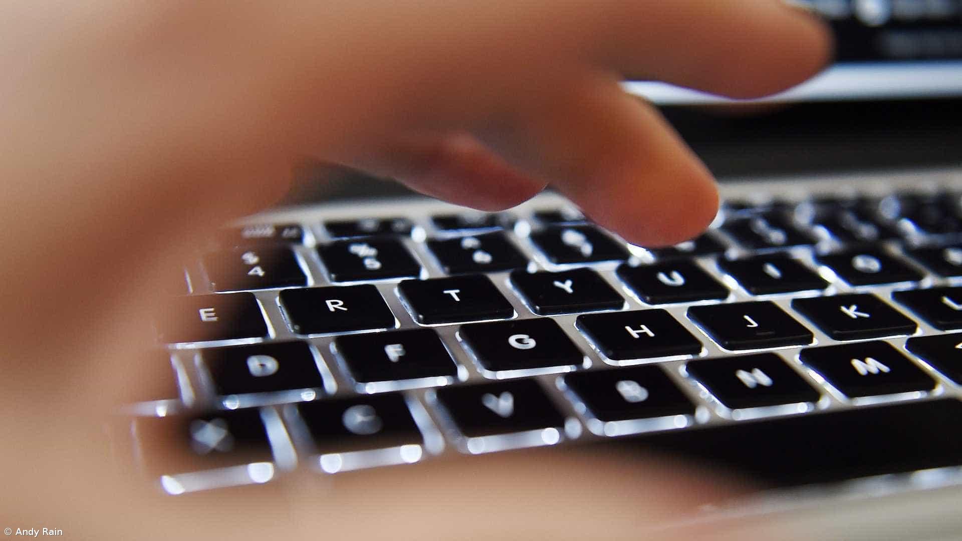 Linha Internet Segura registou 701 denúncias de pornografia infantil e discriminação racial em 2019 – Imagem 1