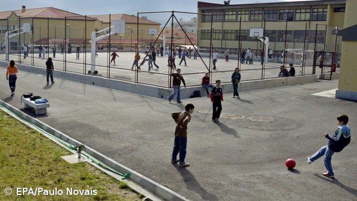 Maioria das escolas que deveria ter encerrado mantém-se aberta este ano – Imagem 1