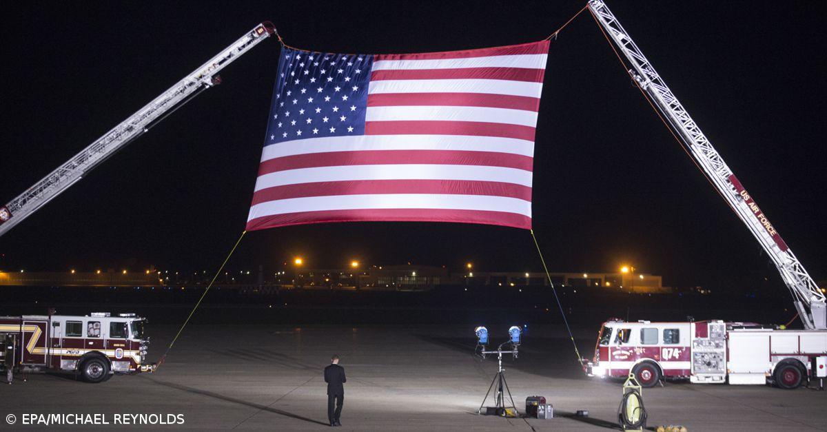 Caos nos aeroportos dos EUA devido a controlo de passageiros europeus – Imagem 1