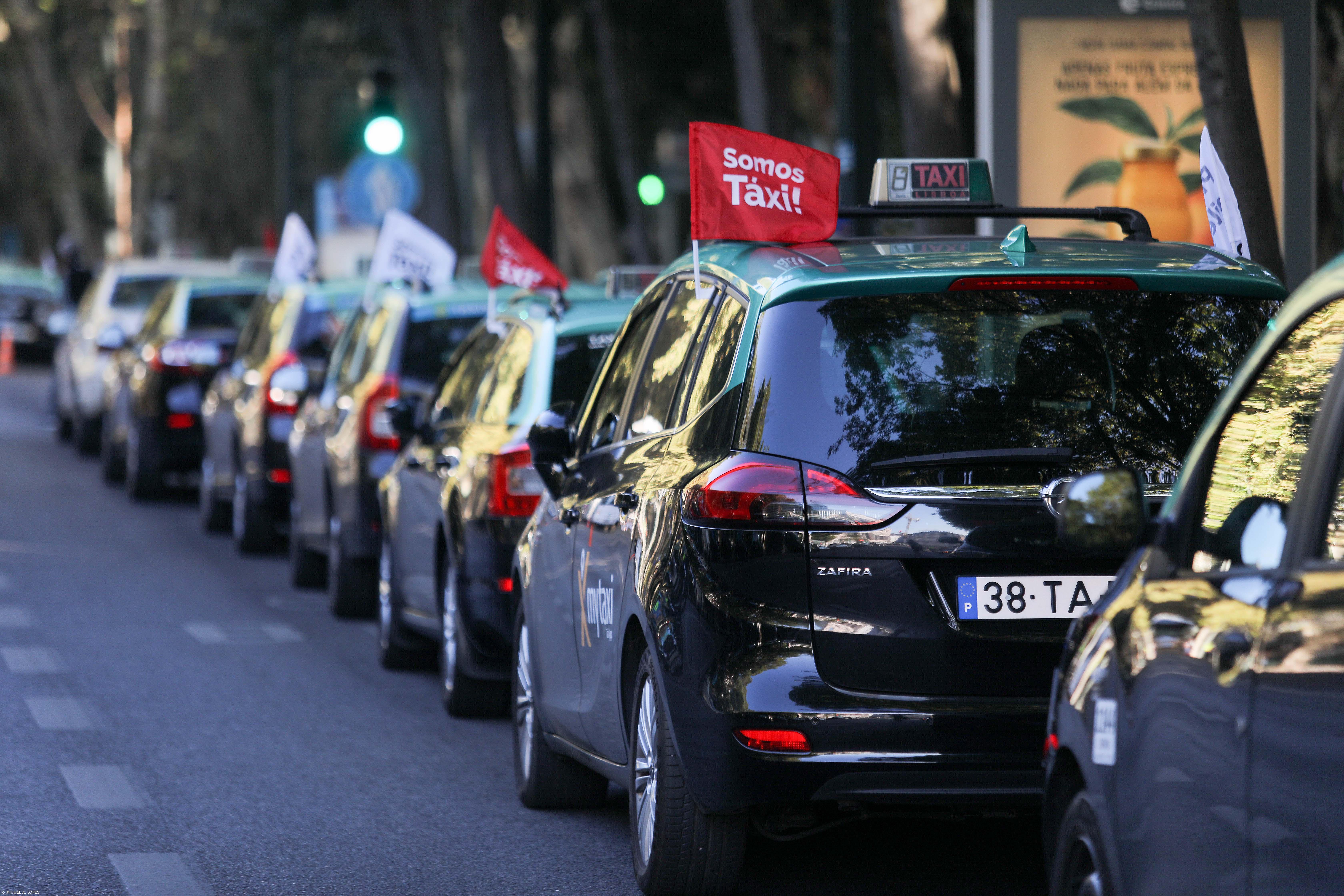 Cerca de 1.300 taxistas concentrados em Lisboa, Porto e Faro – Imagem 1