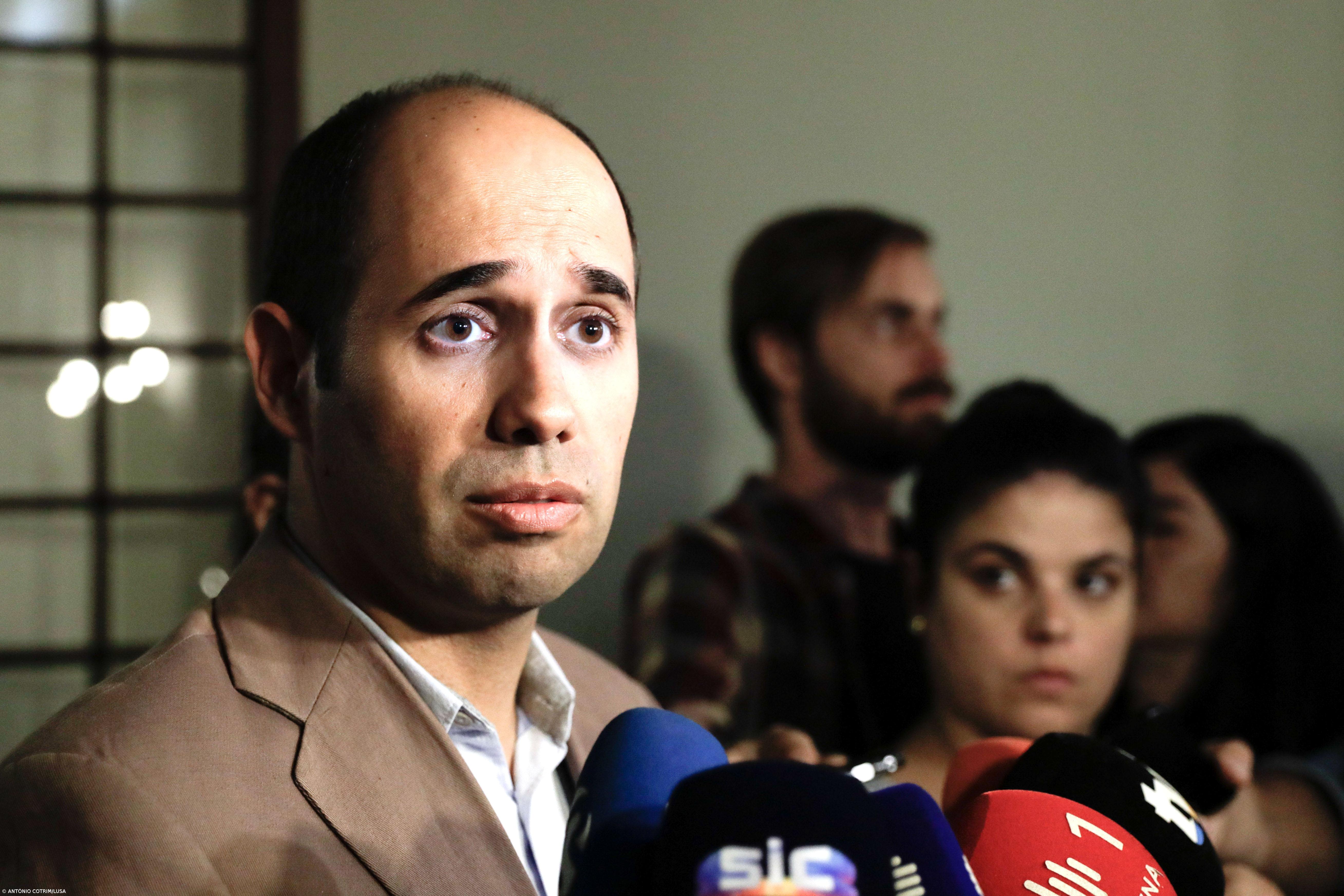 Pedro Filipe Soares acusa Galamba de incompetência e antecipa "bom tempo nas ruas” – Imagem 1