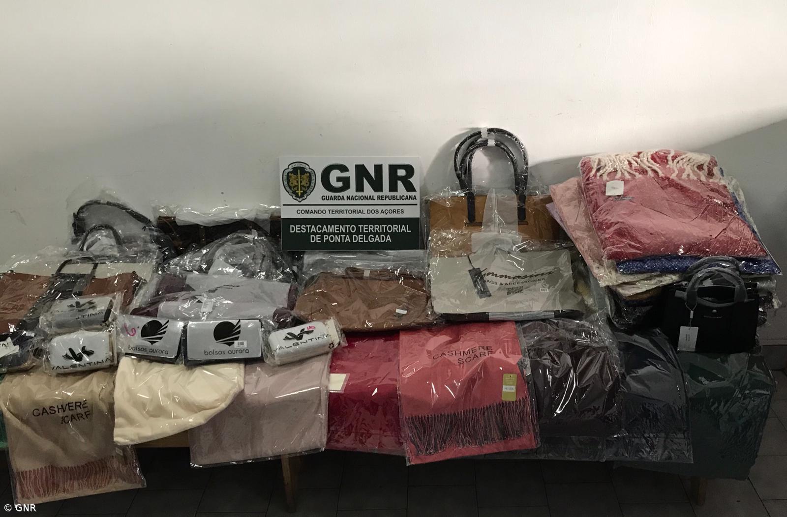 GNR apreende material contrafeito no valor de 5.500 euros, em São Miguel – Imagem 1