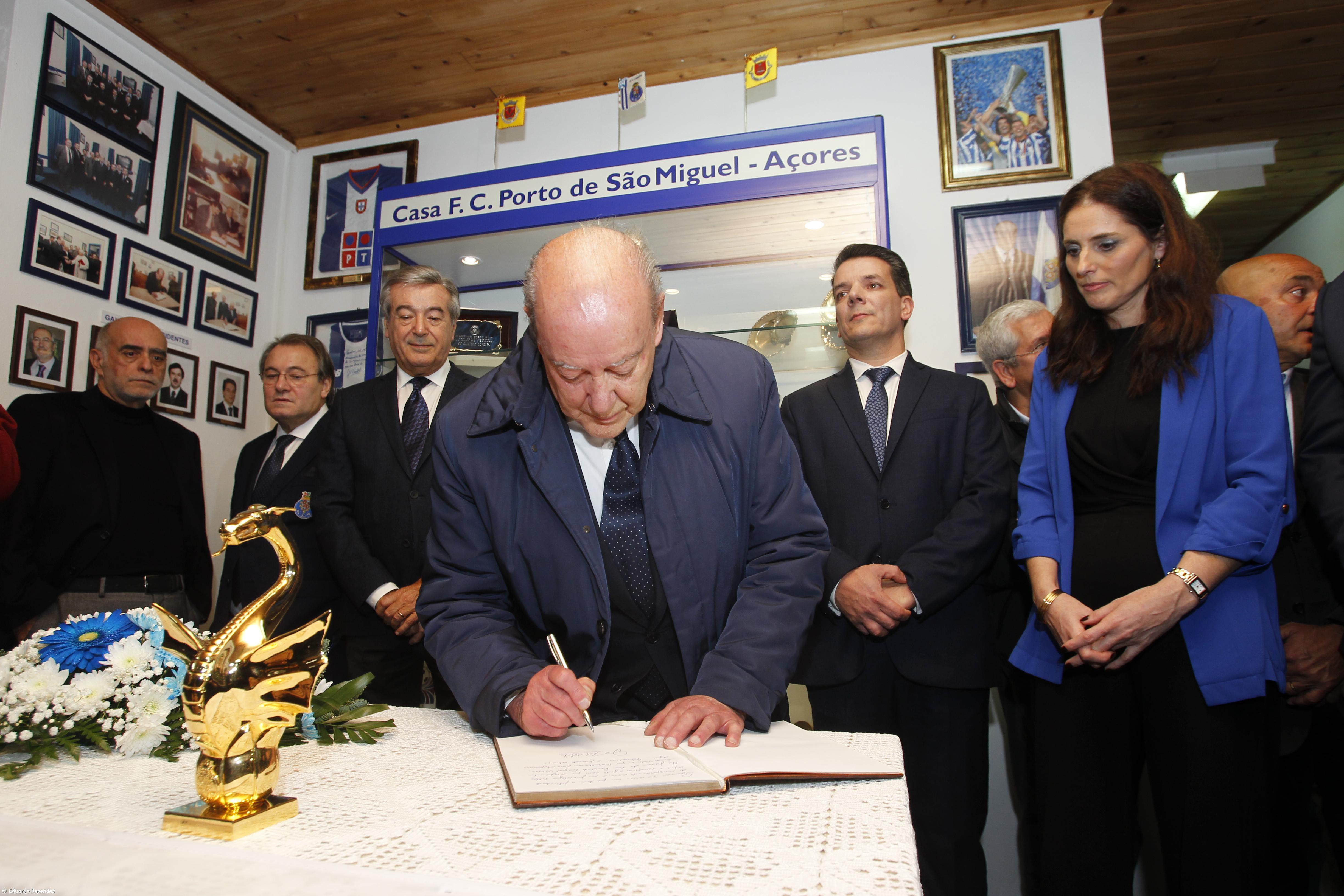 Pinto da Costa promete vir festejar o título aos Açores (fotogaleria) – Imagem 3