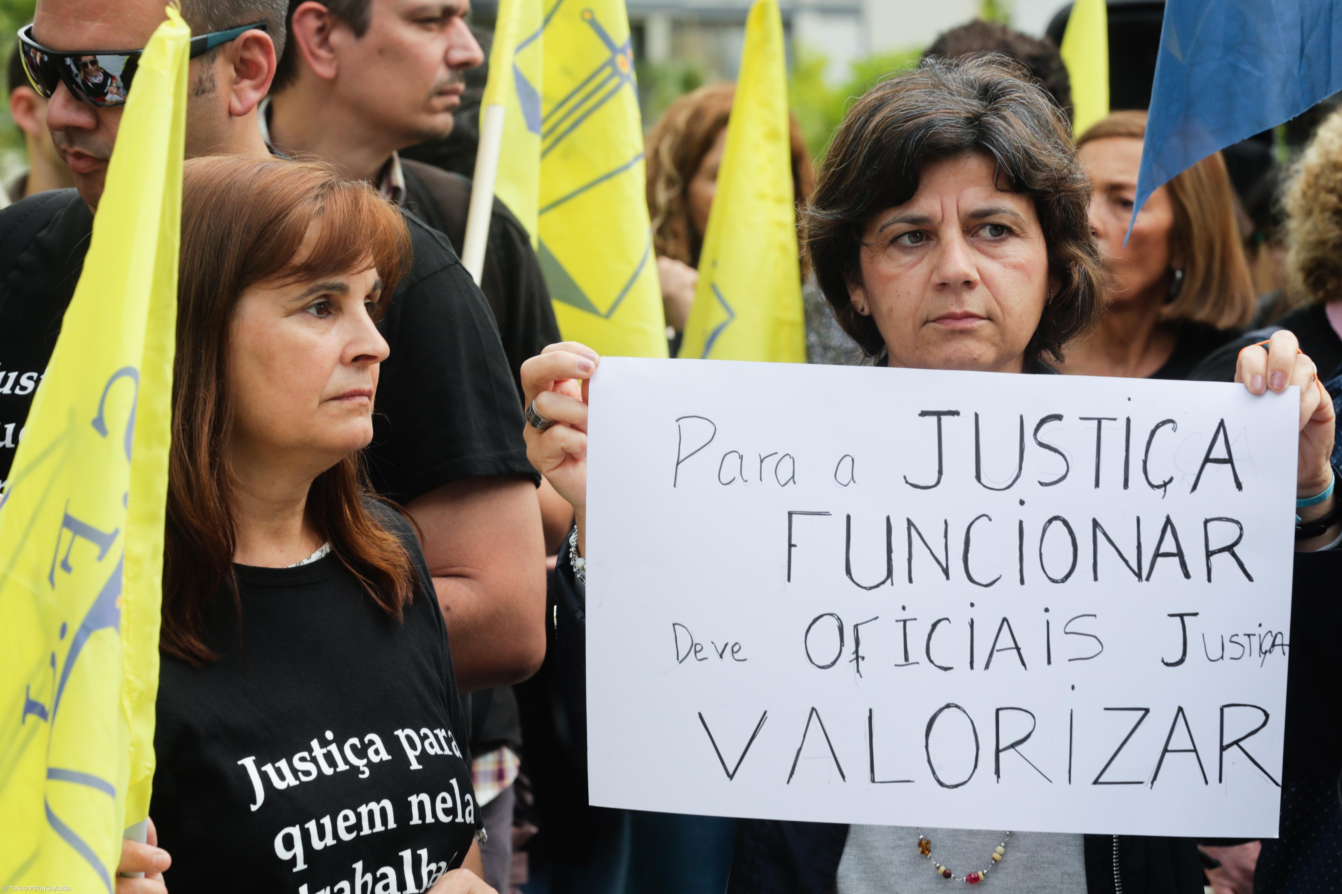 Oficiais de justiça em greve fazem protesto no Campus de Justiça – Imagem 1