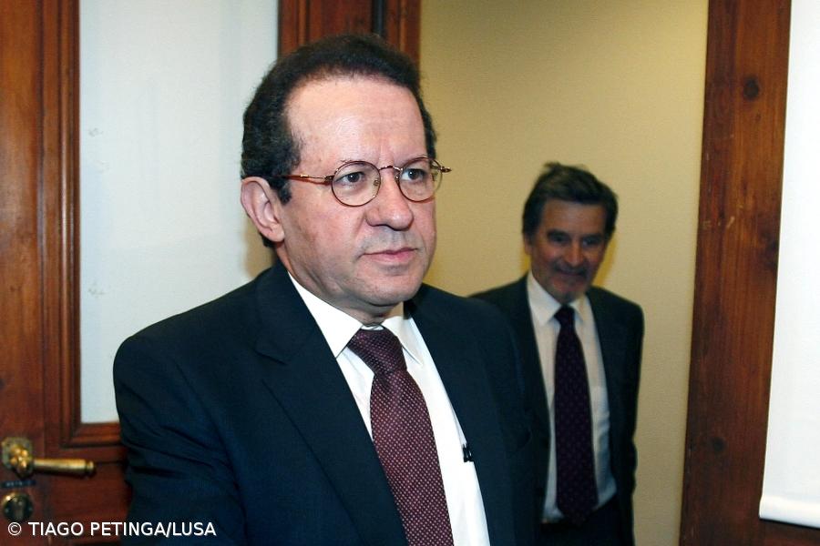 Constâncio admite recessão técnica em Portugal no final deste ano – Imagem 1