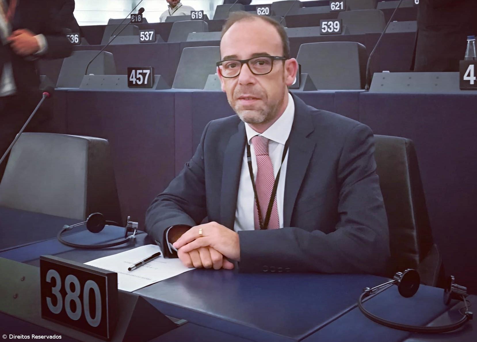 Presidente do PE lamenta morte de eurodeputado com “enorme ética” – Imagem 1