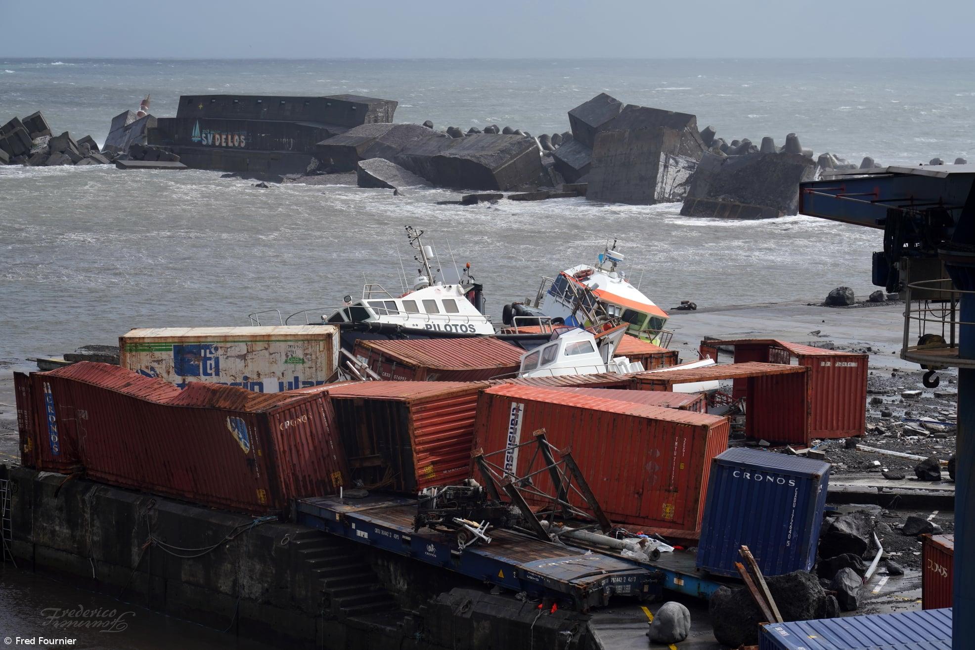 Fotogaleria danos no Porto das Lajes das Flores – Imagem 3