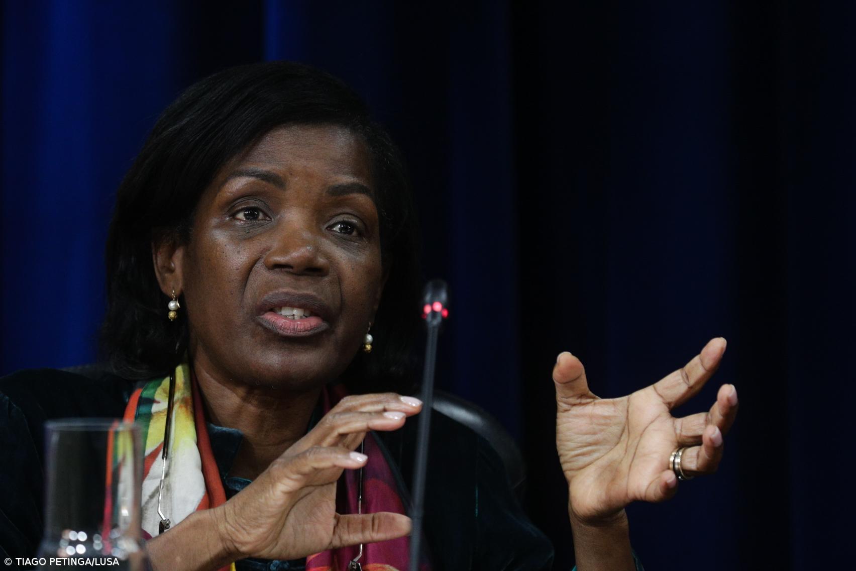 Ministra da Justiça visita tribunal para transmitir confiança na retoma – Imagem 1