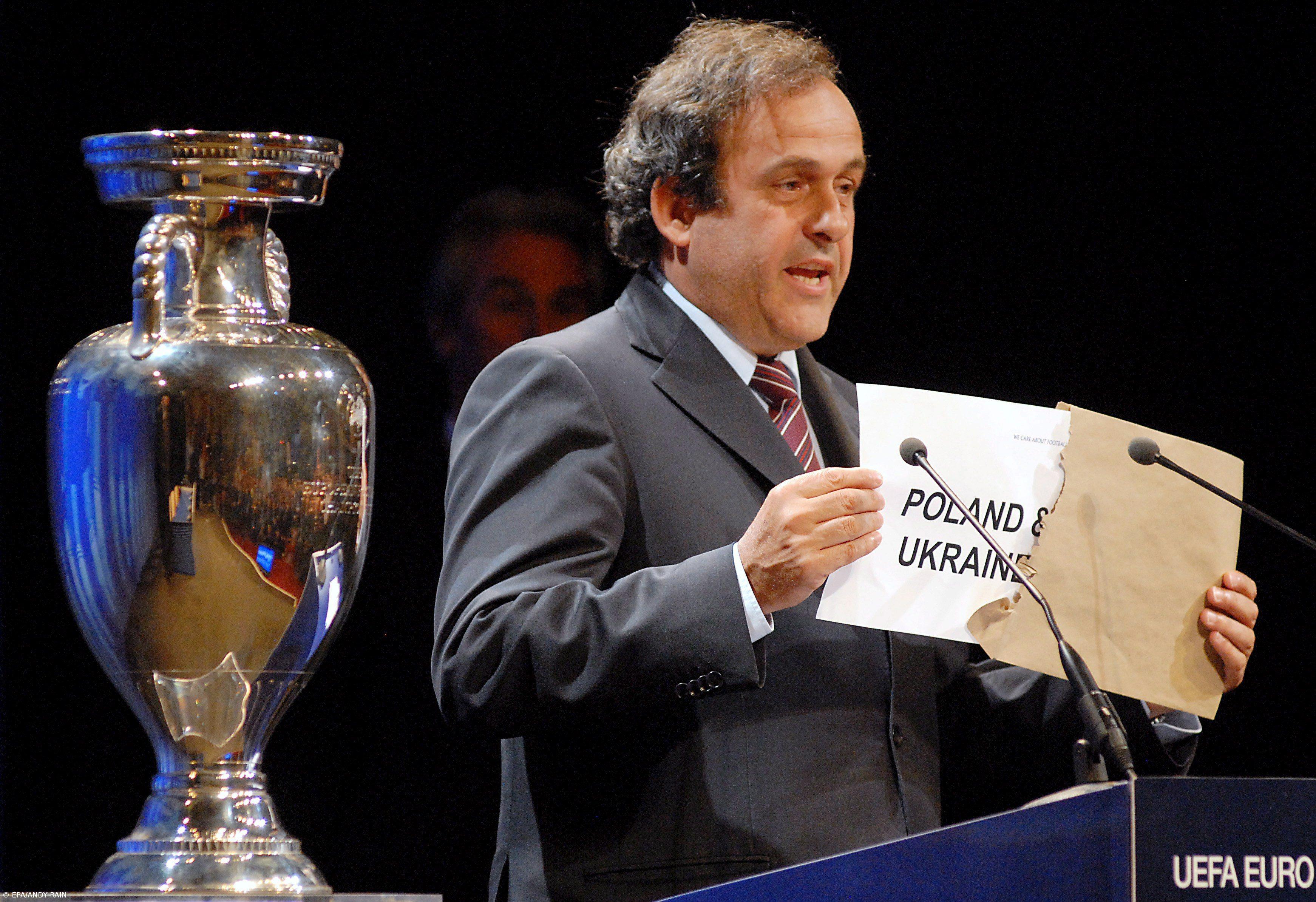 Justiça suíça acusa Blatter e Platini de fraude – Imagem 1