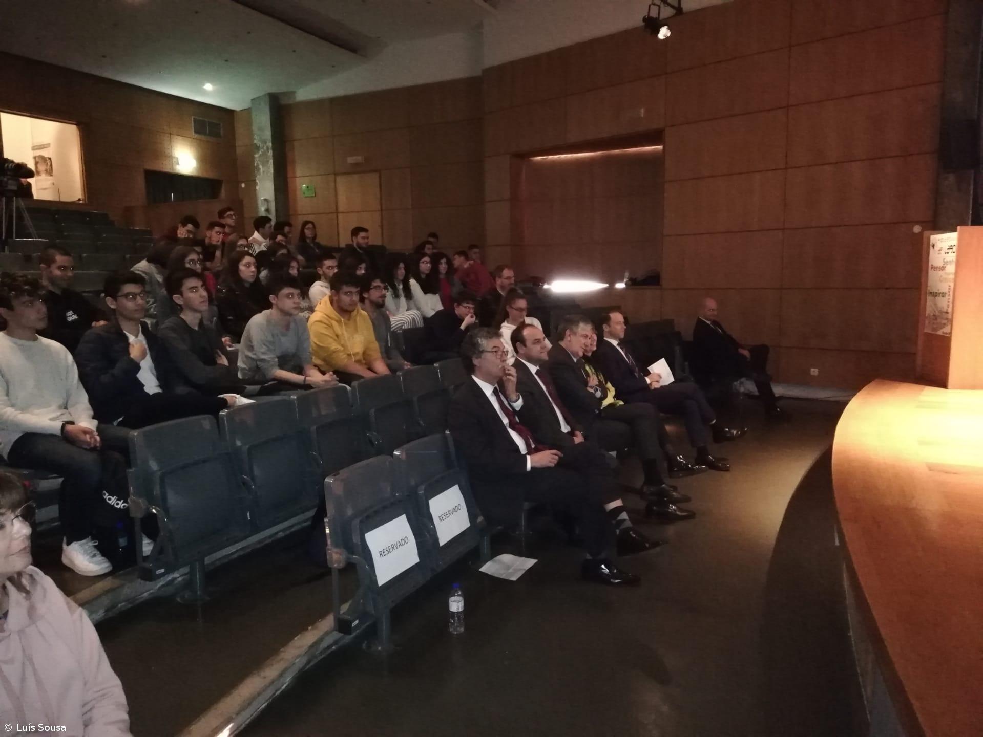 Campanha #ficaadica alerta alunos da ESLagoa para os perigos que espreitam pelas janelas das novas tecnologias. – Imagem 8