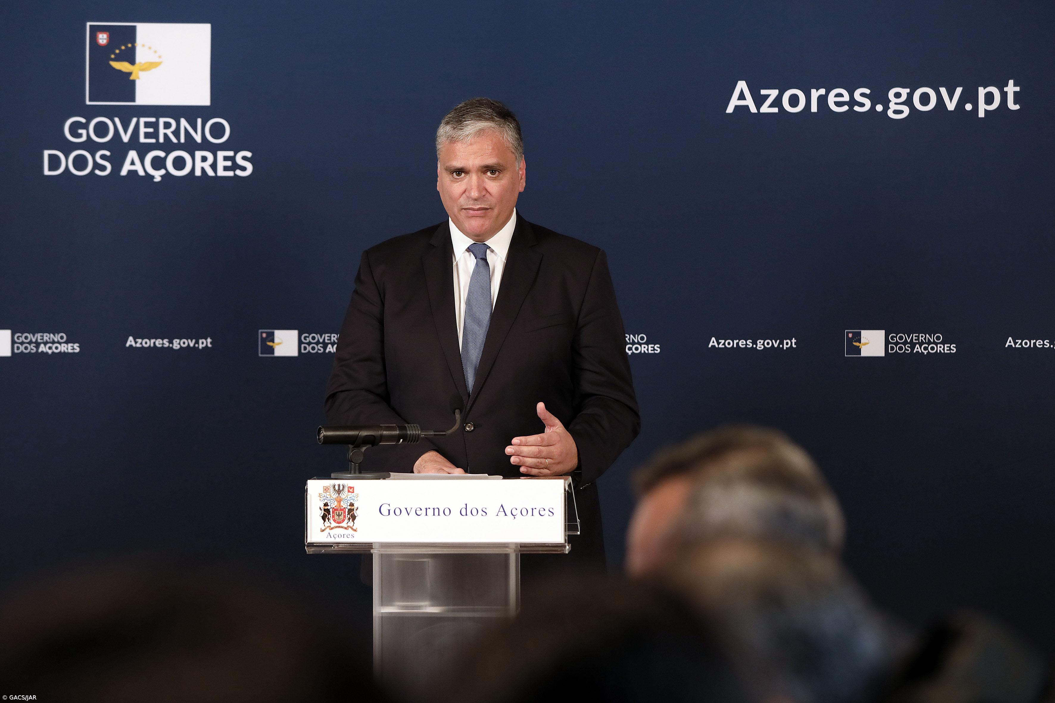 Vasco Cordeiro pede ao Governo da República suspensão urgente dos voos para os Açores – Imagem 1