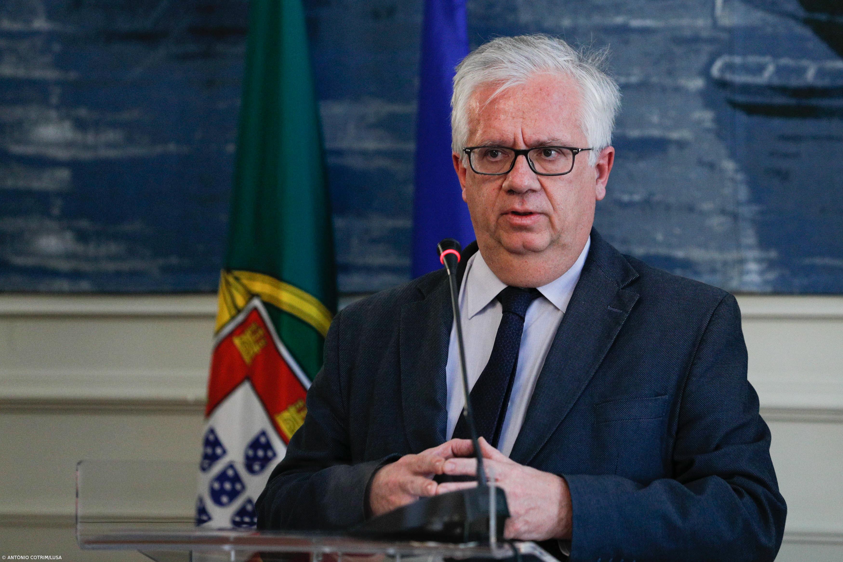 PSD avisa Eduardo Cabrita que ou muda já a direção do SEF ou deve sair do Governo – Imagem 1