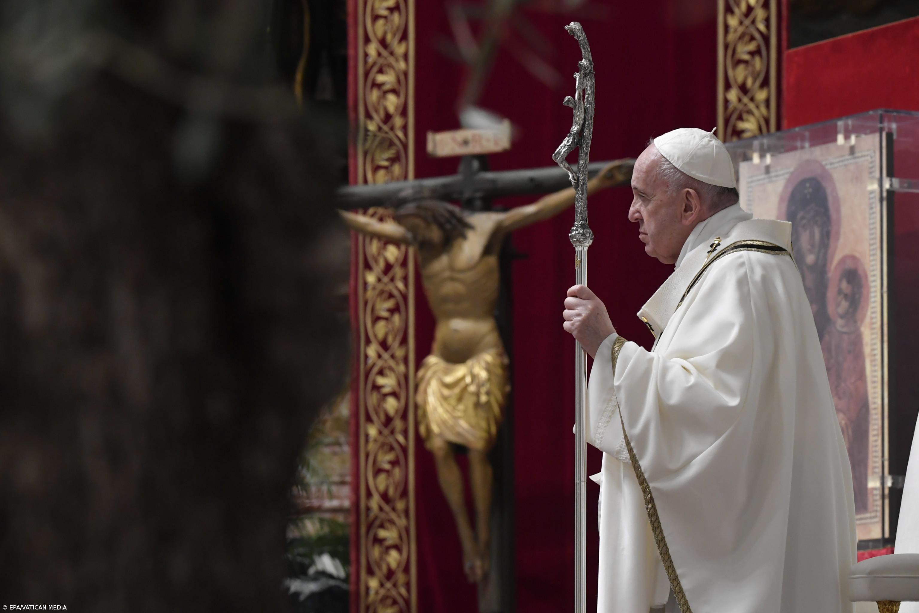 Papa denuncia "vergonha" associada ao envio de armas que alimentam guerras em África – Imagem 1