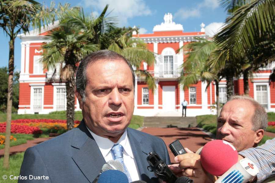 Carlos César não atribui importância a visita de Cavaco Silva – Imagem 1