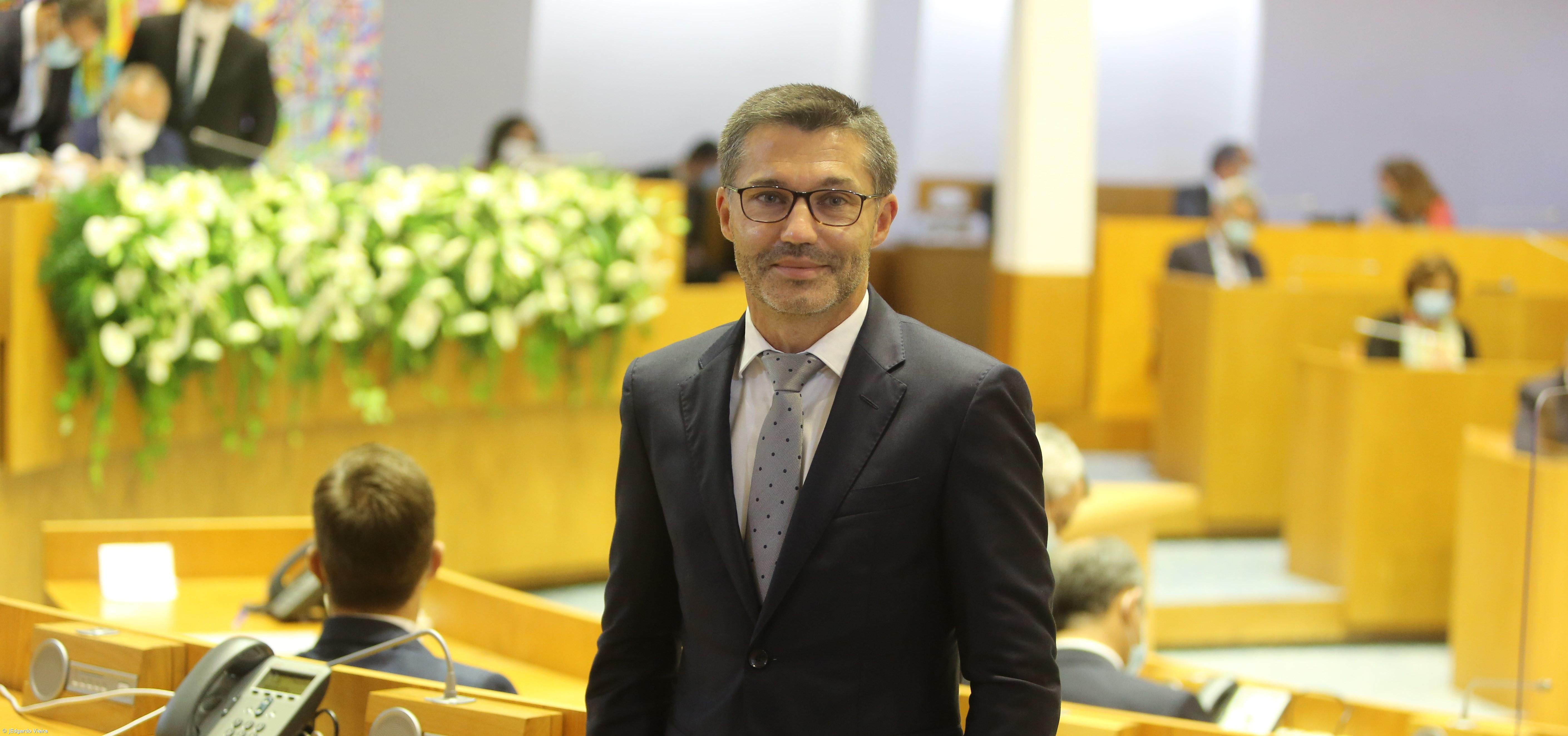 Luís Garcia pede conjugação de esforços para combater pobreza – Imagem 1