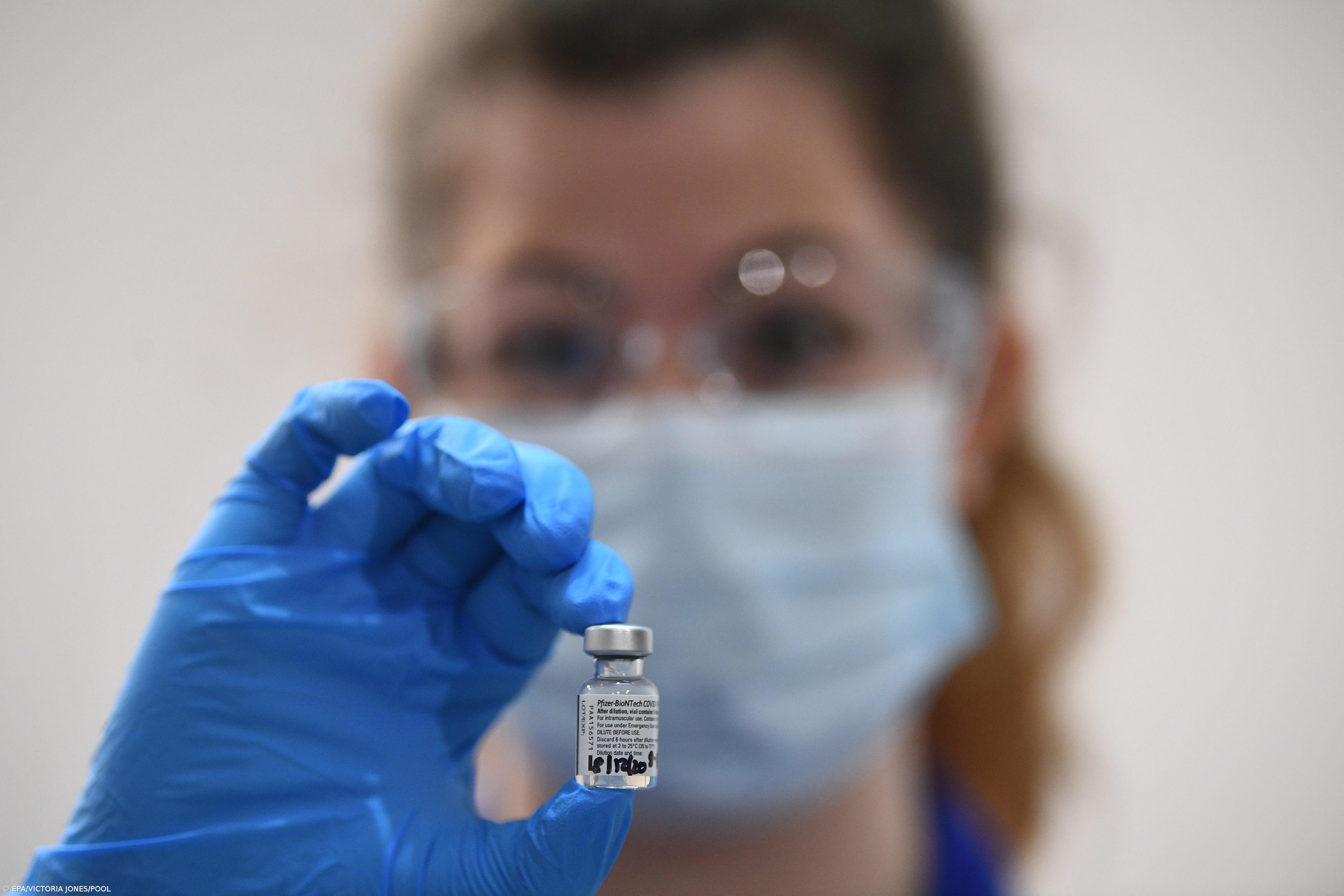 Pfizer-BioNTech diz que vacina é eficaz face às mutações do vírus – Imagem 1