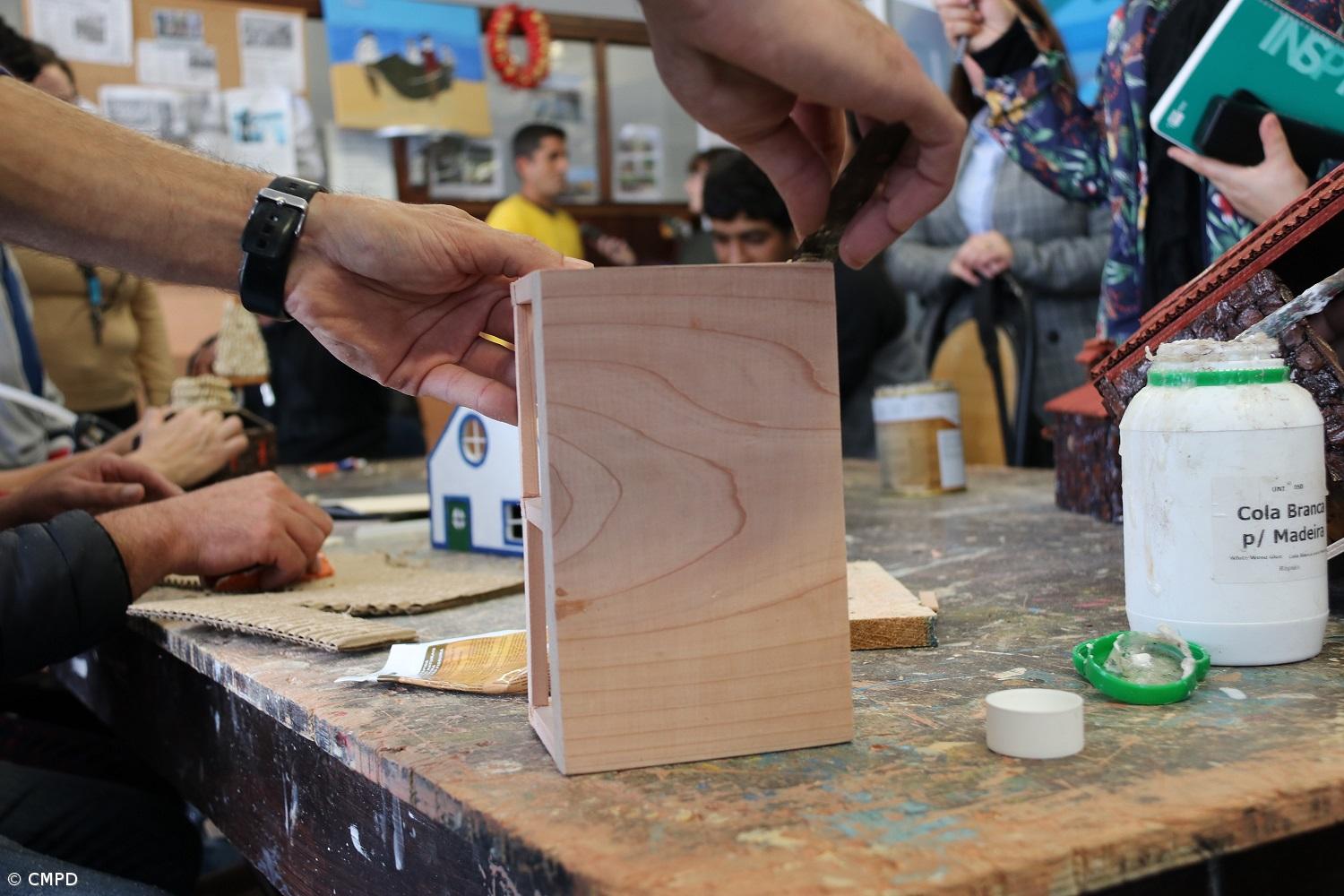Utentes da Casa dos Manaias partilham exposição “Reconstruir Histórias de Vida” – Imagem 1