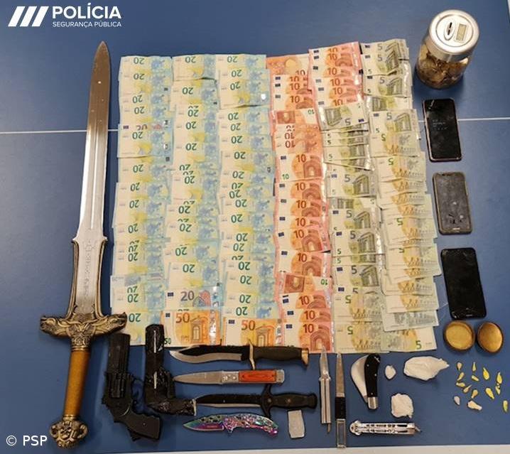 PSP detém em São Miguel suspeitos de alegada rede de tráfico de droga – Imagem 1