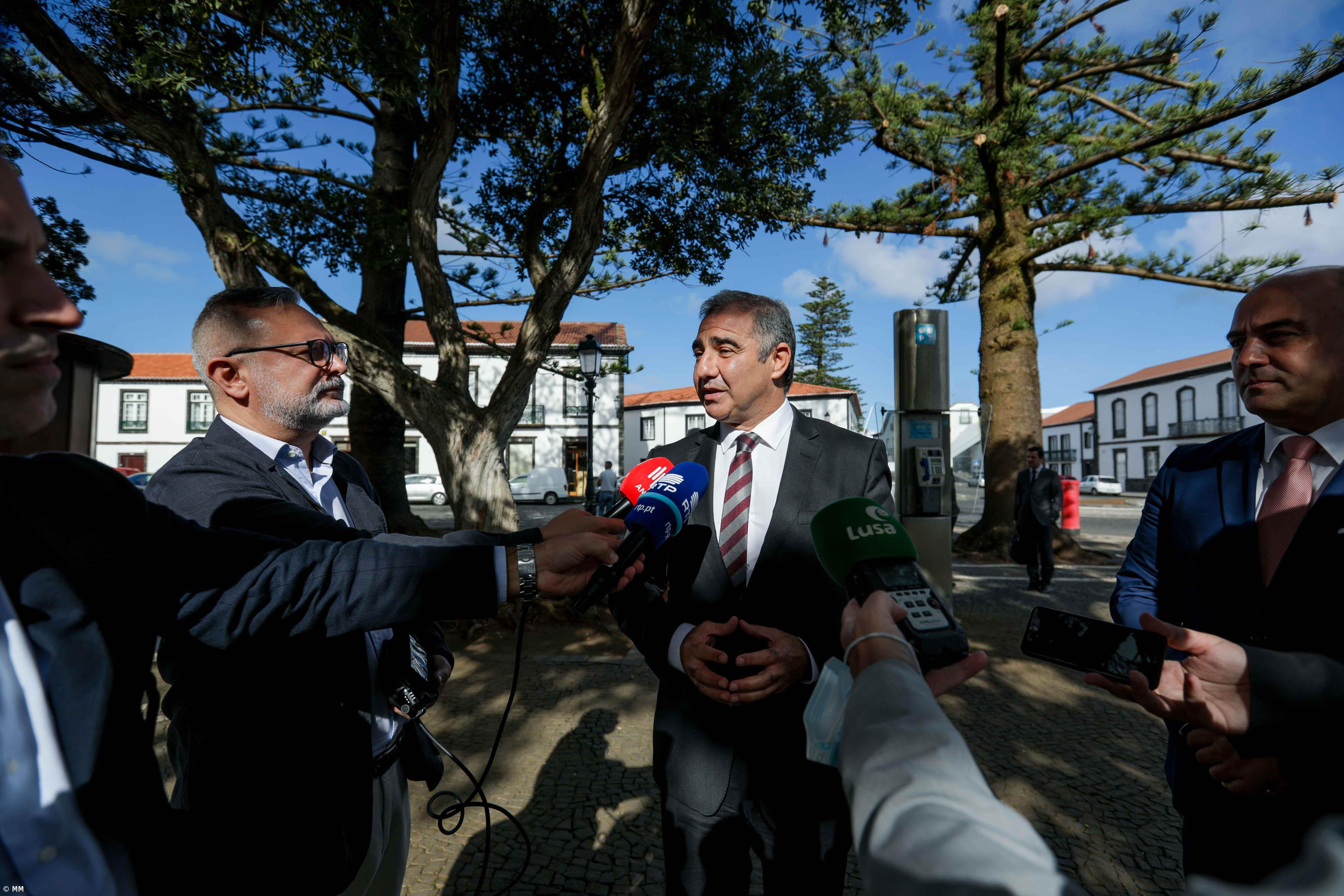 Bolieiro diz que chumbo é decisão “soberana” da Assembleia da República – Imagem 1