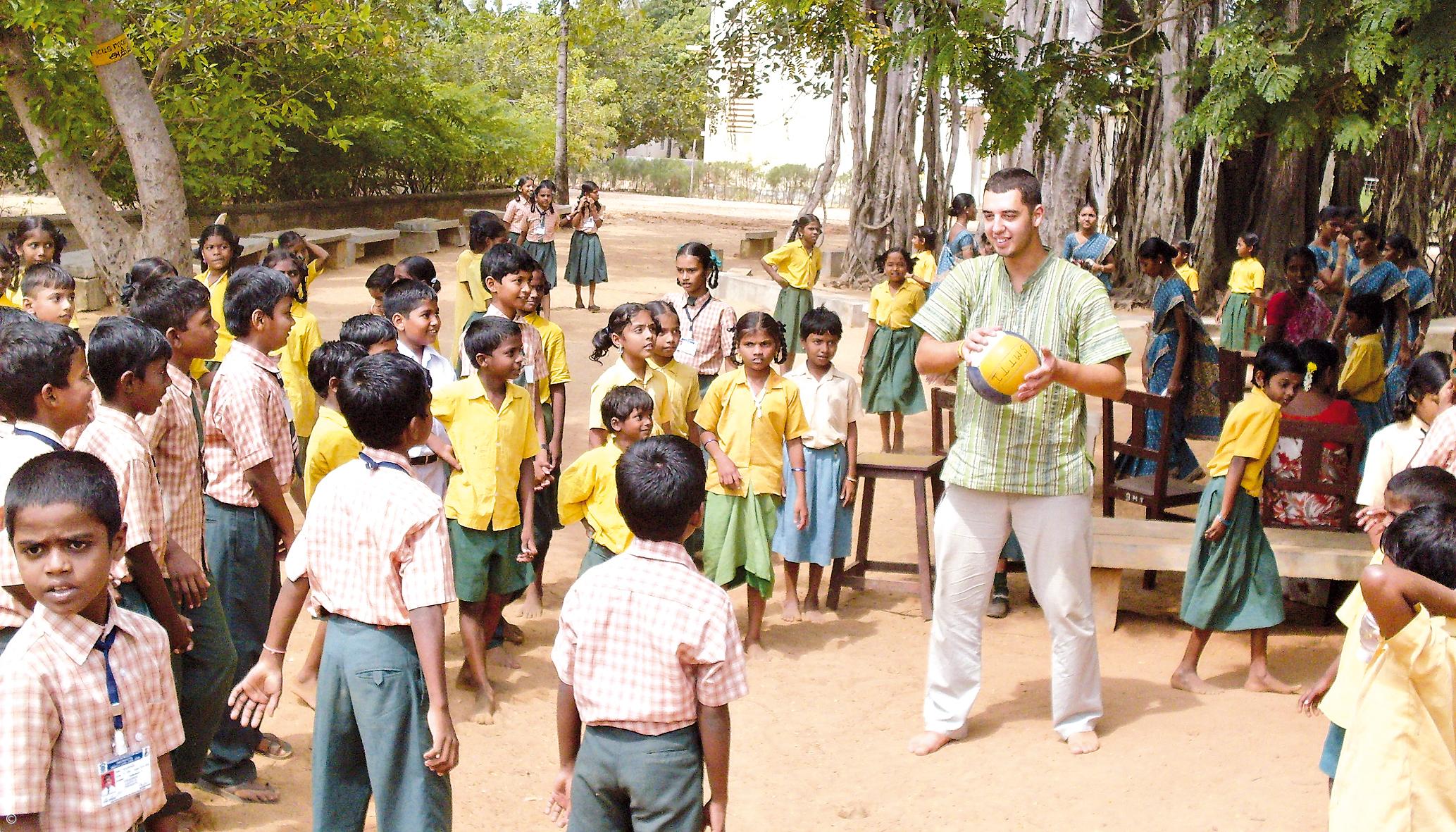 Micaelense ensina na Índia e integra obra da Madre Teresa – Imagem 1