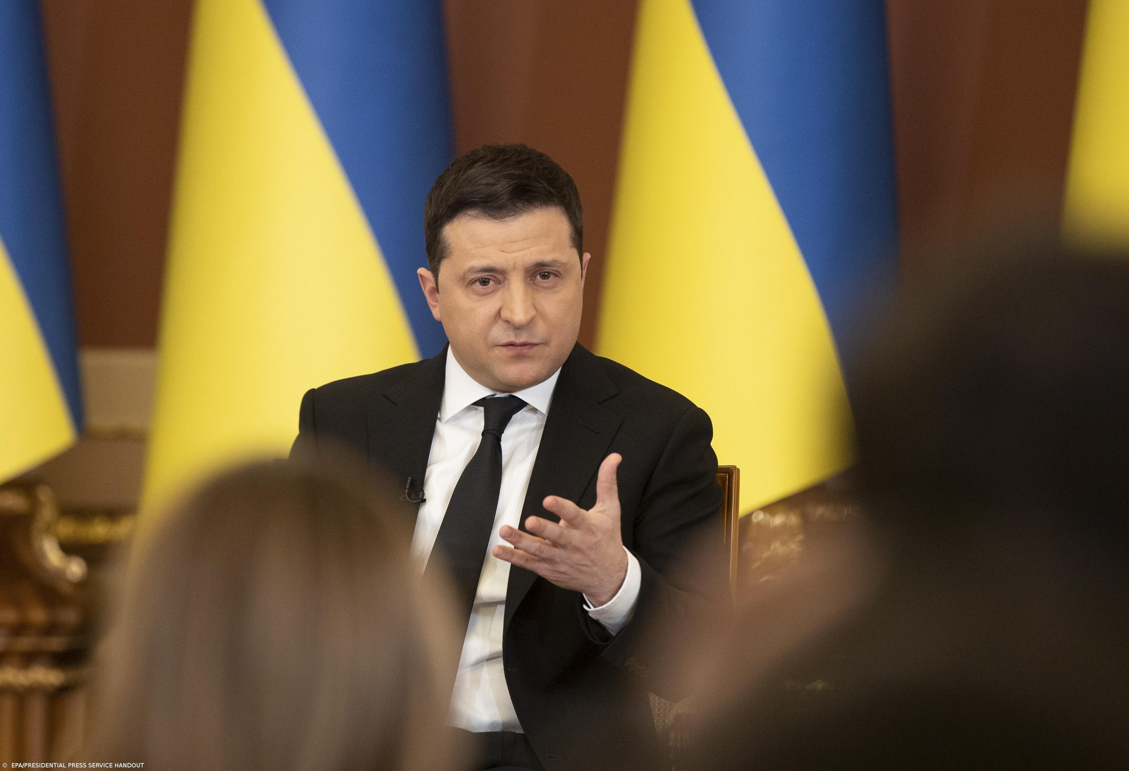 Presidente Zelenski defende solução diplomática mas não se verga à Rússia – Imagem 1