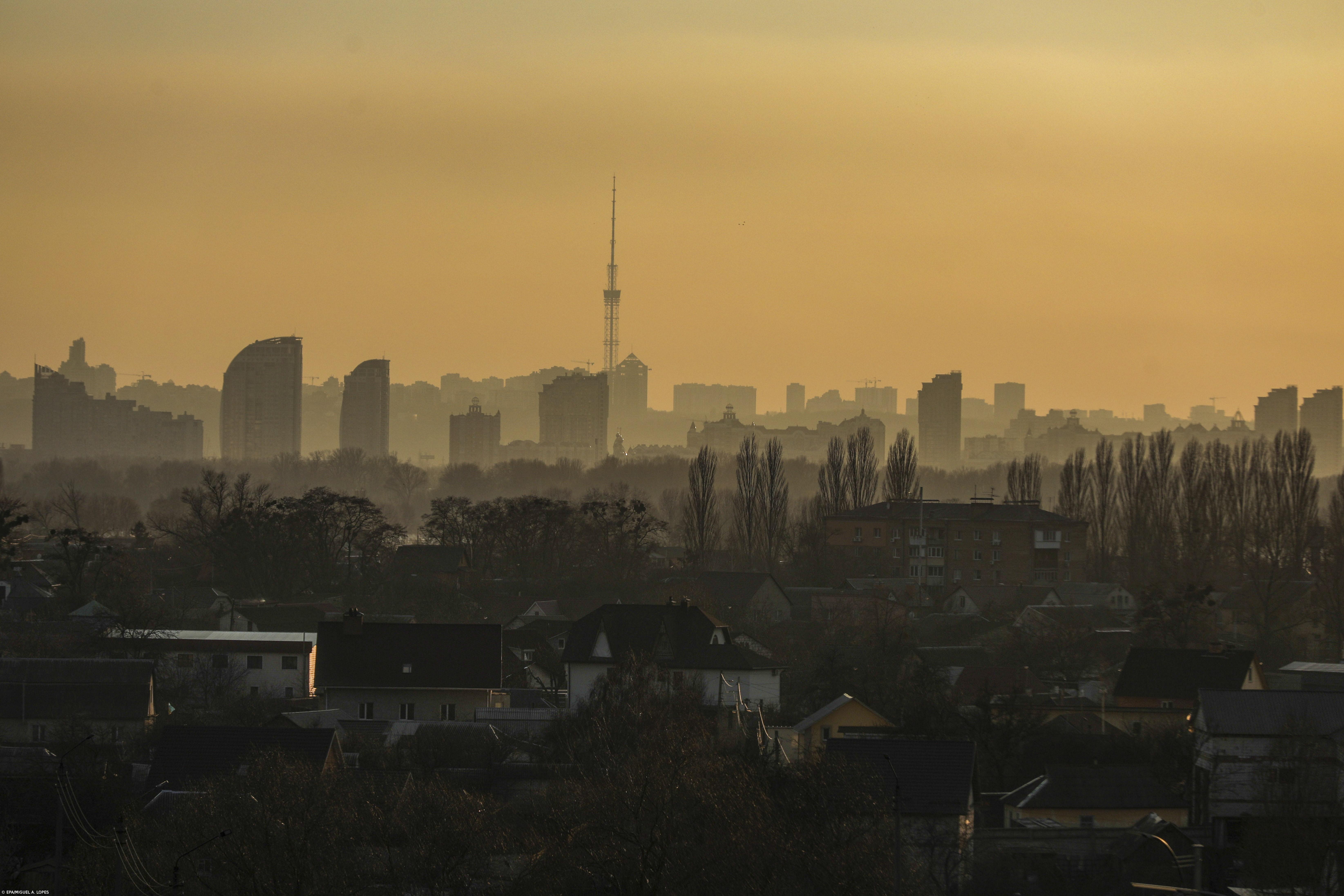 Kiev descobre 34 câmaras de tortura e prisões em territórios libertados – Imagem 1