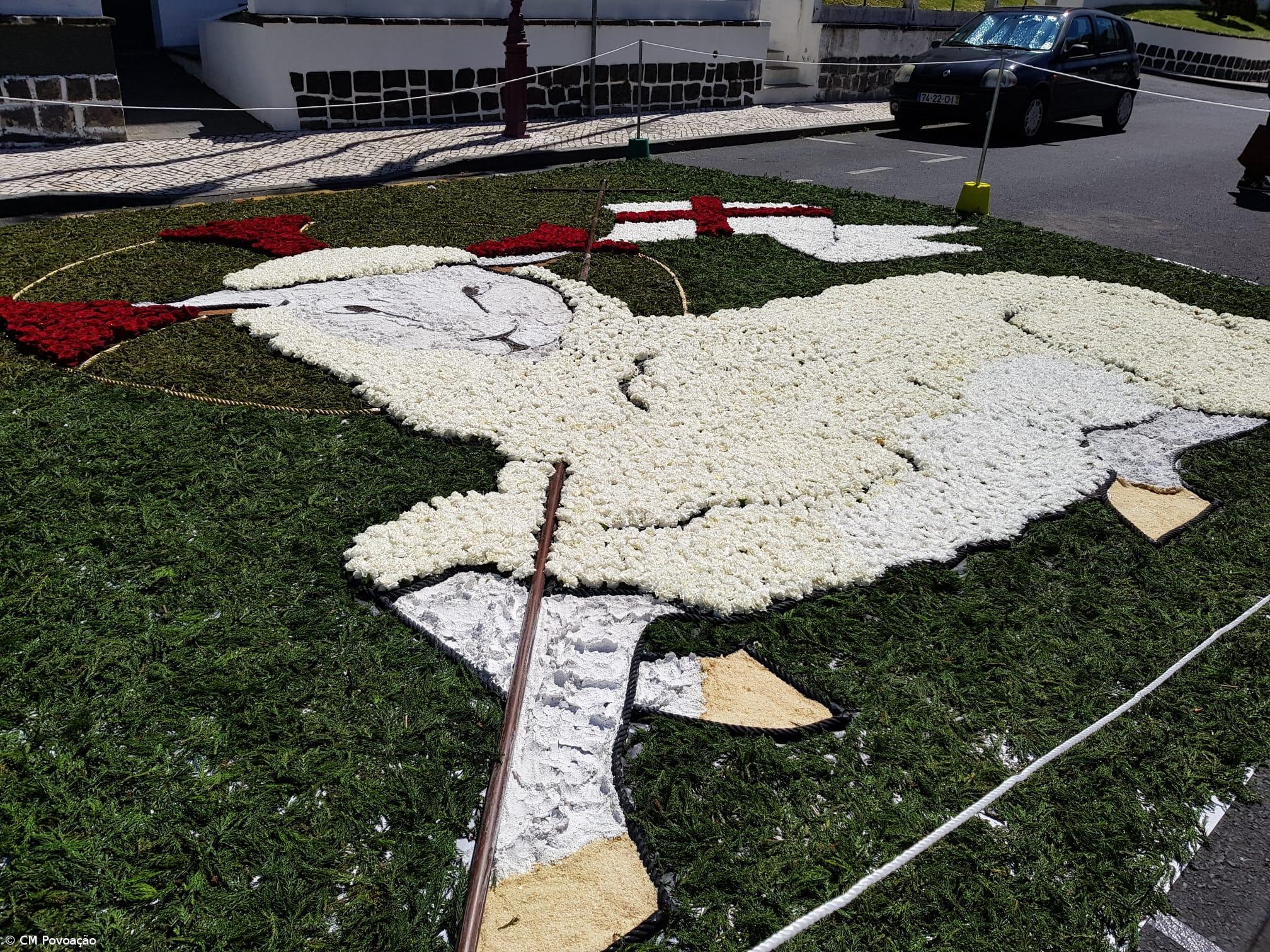 Centenas foram à Povoação ver as Festas do Corpo de Deus – Imagem 3