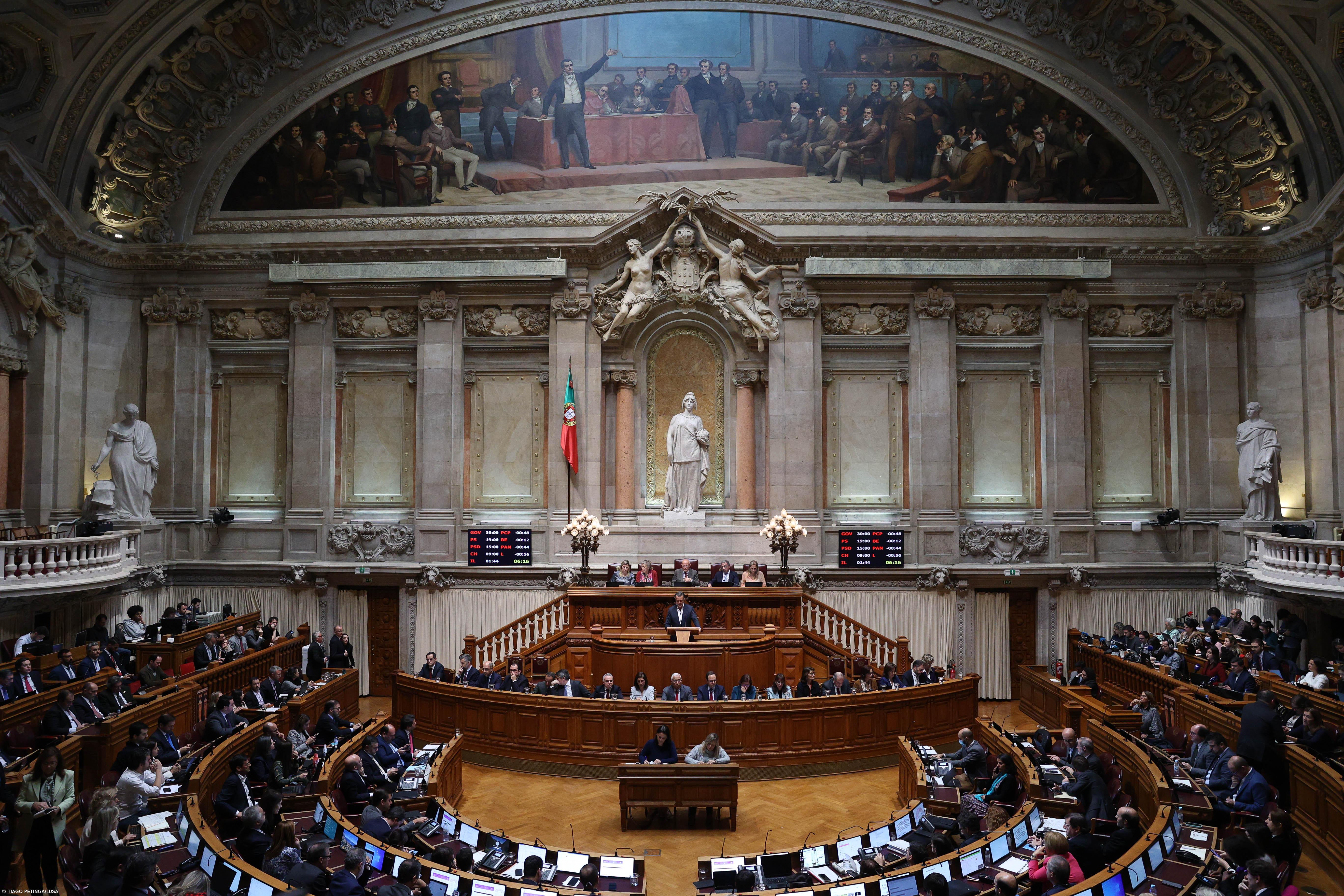 Parlamento concorda em melhorar condições de acolhimento familiar de crianças e jovens – Imagem 1