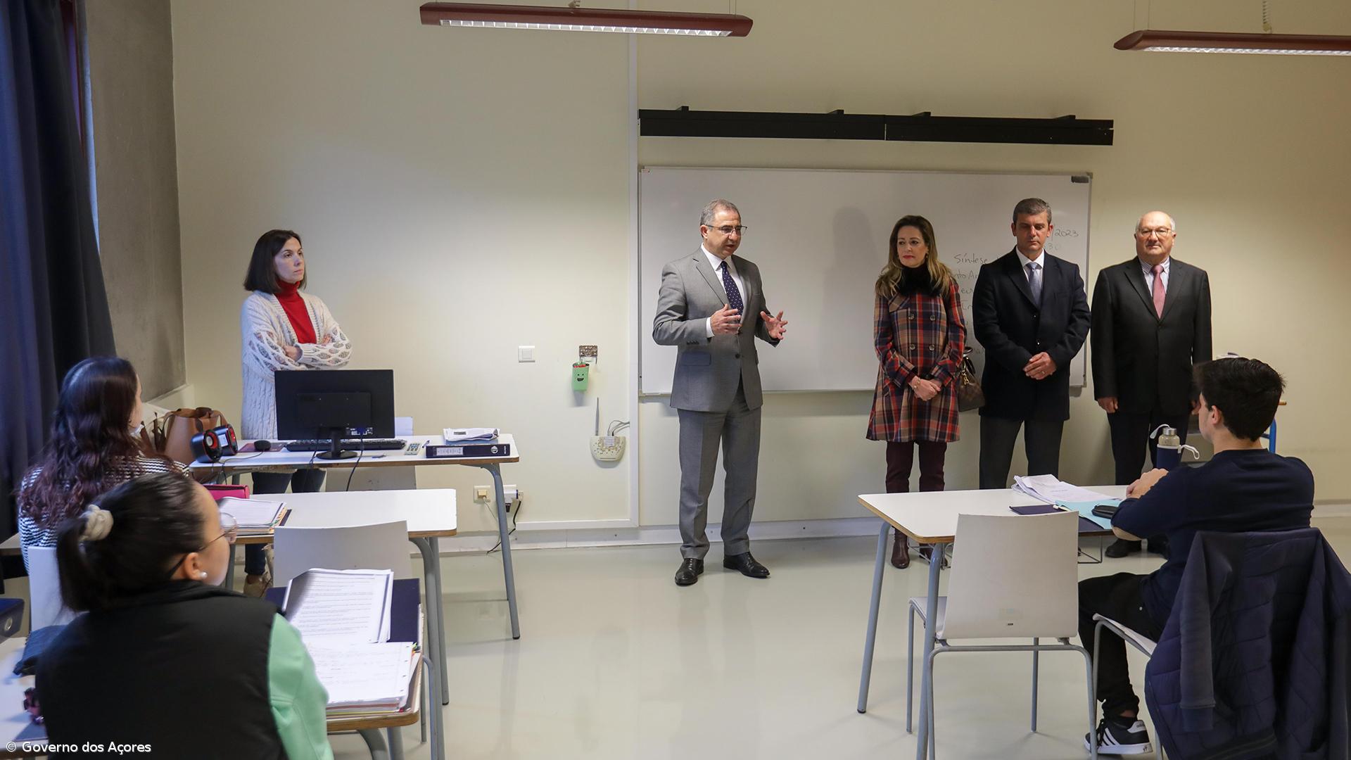 Formação profissional é oportunidade de sucesso para os jovens, sublinha José Manuel Bolieiro – Imagem 2