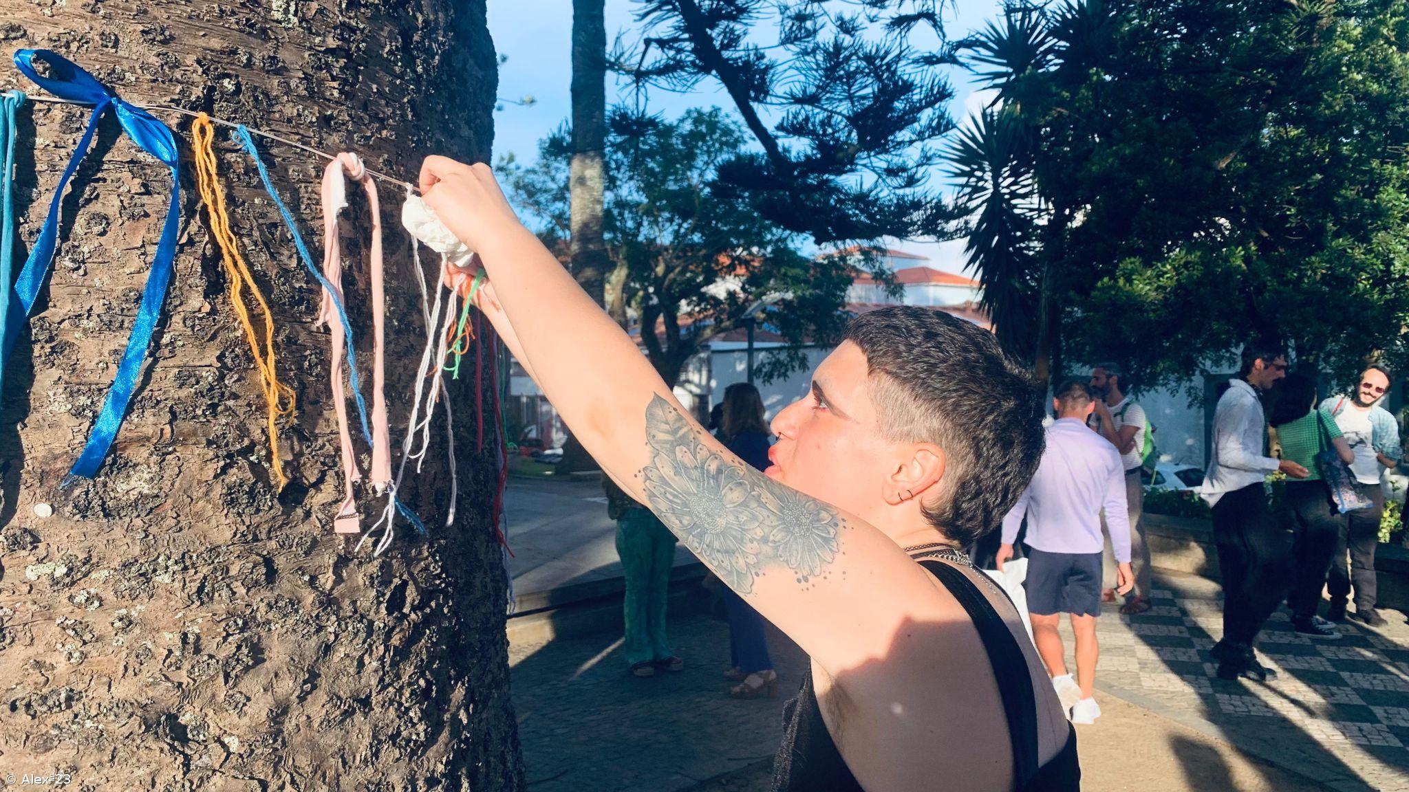 Performance “Conversas d’Armário” inaugurou as comemorações do Orgulho. O Quiosque Ala desenhou um espaço de reflexão muito inspirador. – Imagem 7