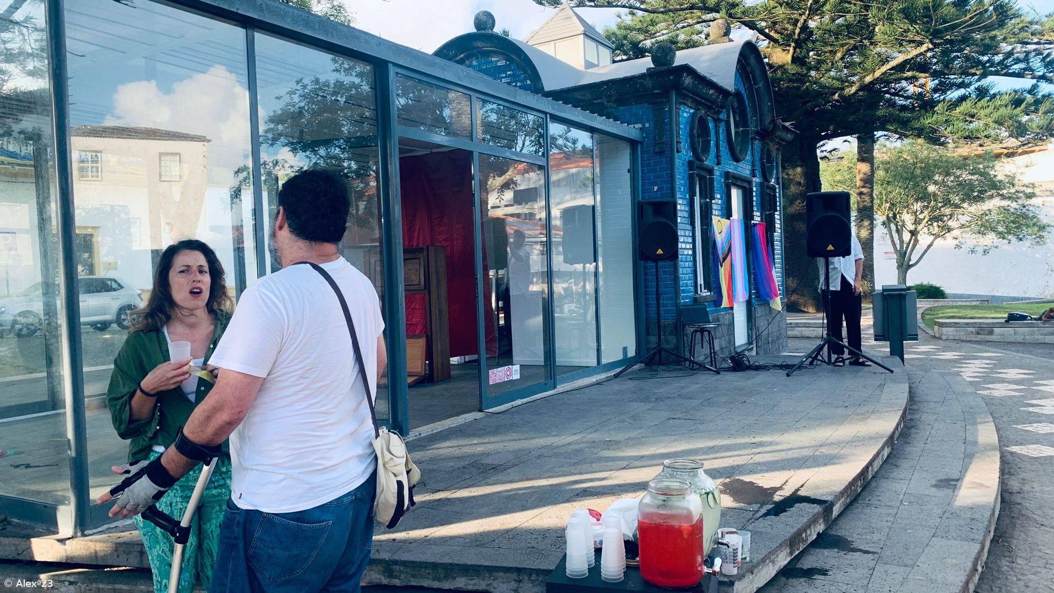 Performance “Conversas d’Armário” inaugurou as comemorações do Orgulho. O Quiosque Ala desenhou um espaço de reflexão muito inspirador. – Imagem 8