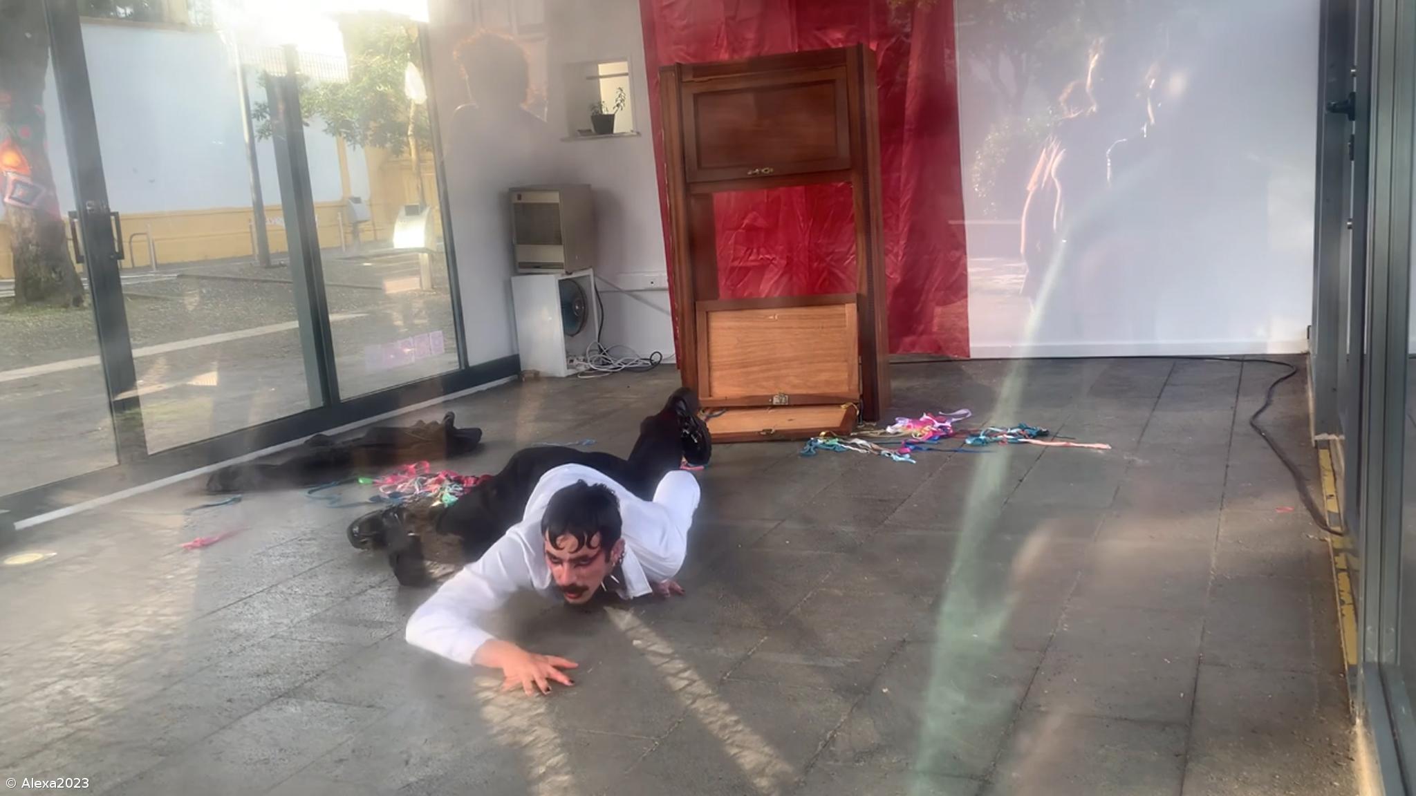 Performance “Conversas d’Armário” inaugurou as comemorações do Orgulho. O Quiosque Ala desenhou um espaço de reflexão muito inspirador. – Imagem 15