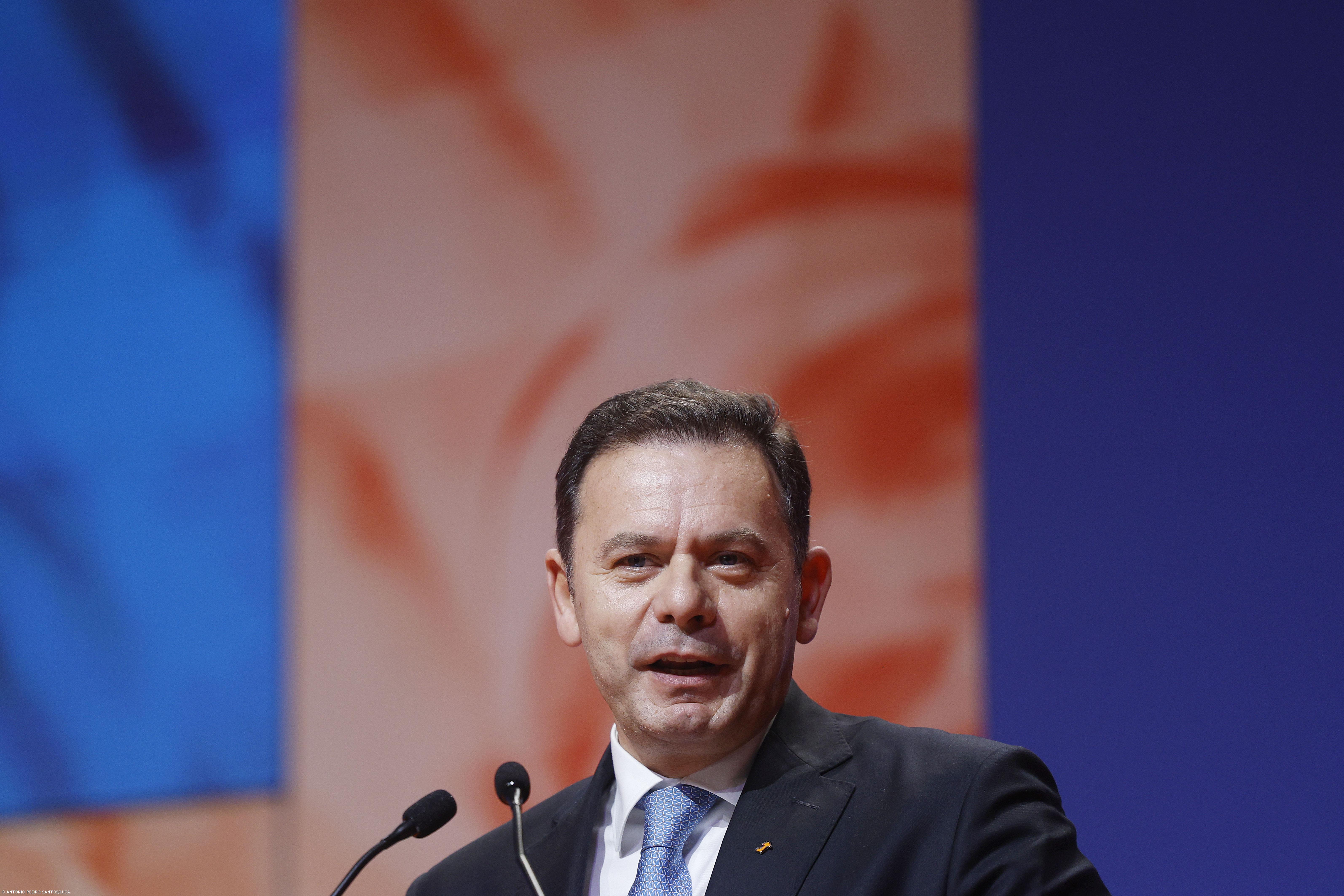 Montenegro considera que do discurso do novo líder do PS "espreme-se e não sai nada" – Imagem 1