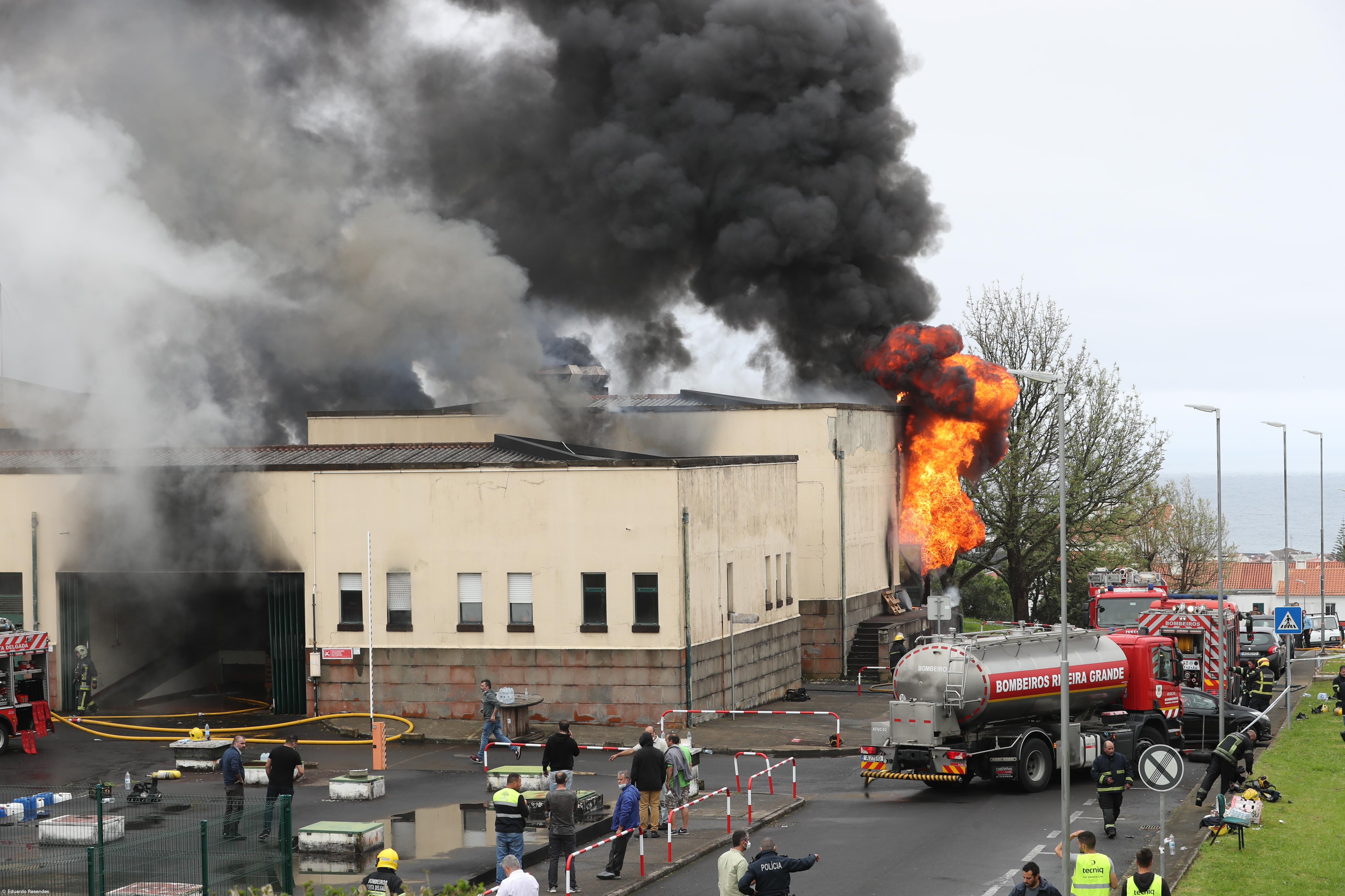 Origem do incêndio no HDES gera polémica entre autor do relatório e tutela – Imagem 1