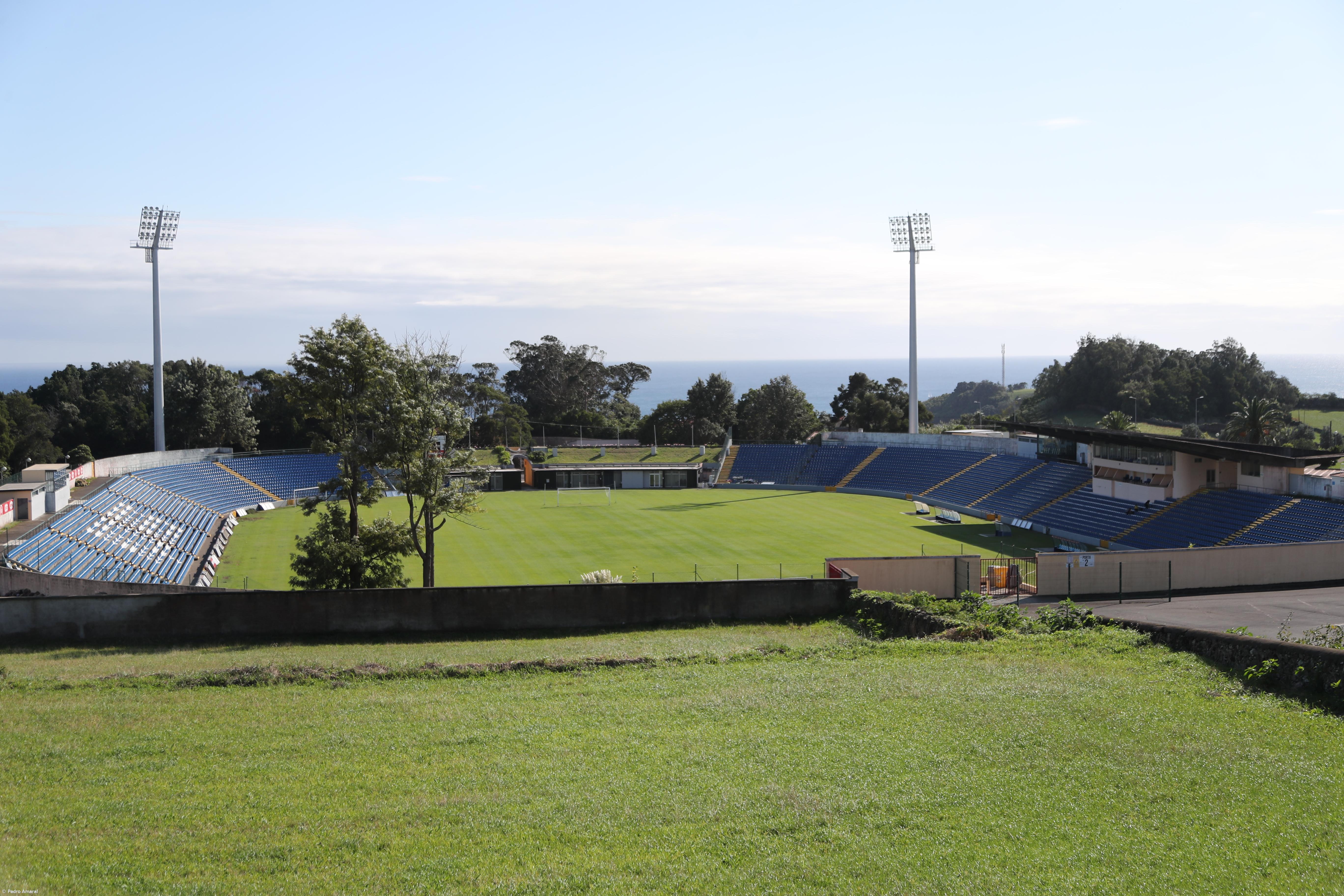 Gestão do Estádio de São Miguel pode passar para a SAD “encarnada” – Imagem 1