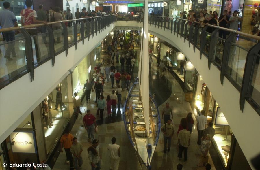 Homem detido por furto em loja no Parque Atlântico – Imagem 1