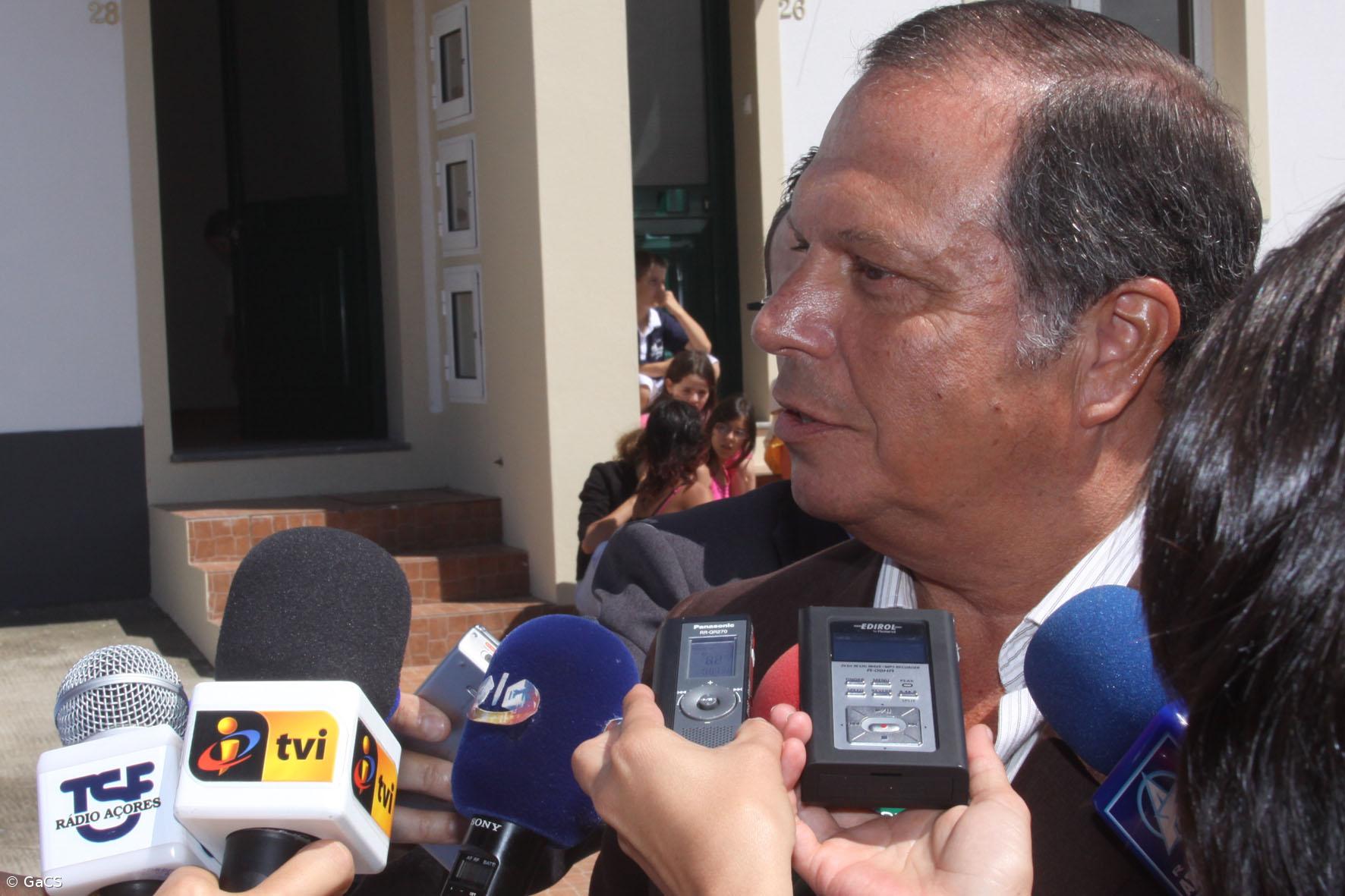 Governo Regional promete reduzir cargos de chefia e diminuir participações no setor público empresarial  – Imagem 1