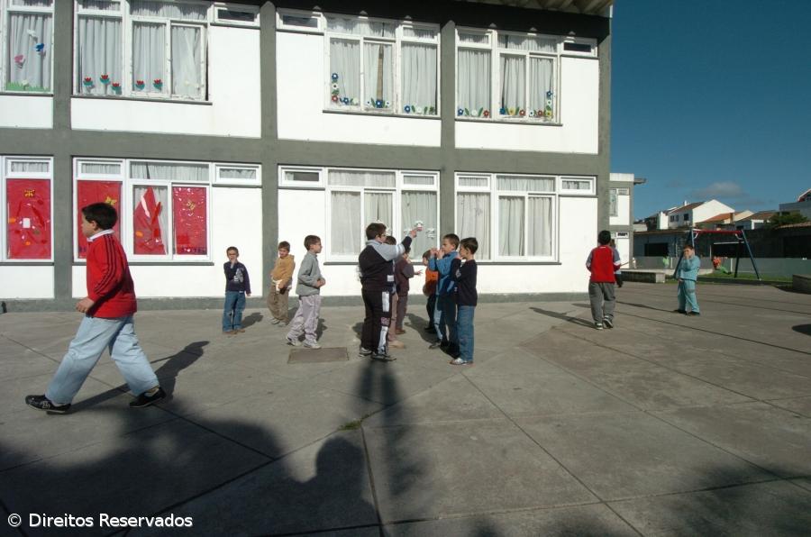 Tribunal dá razão a sindicatos açorianos de professores sobre concursos nacionais – Imagem 1