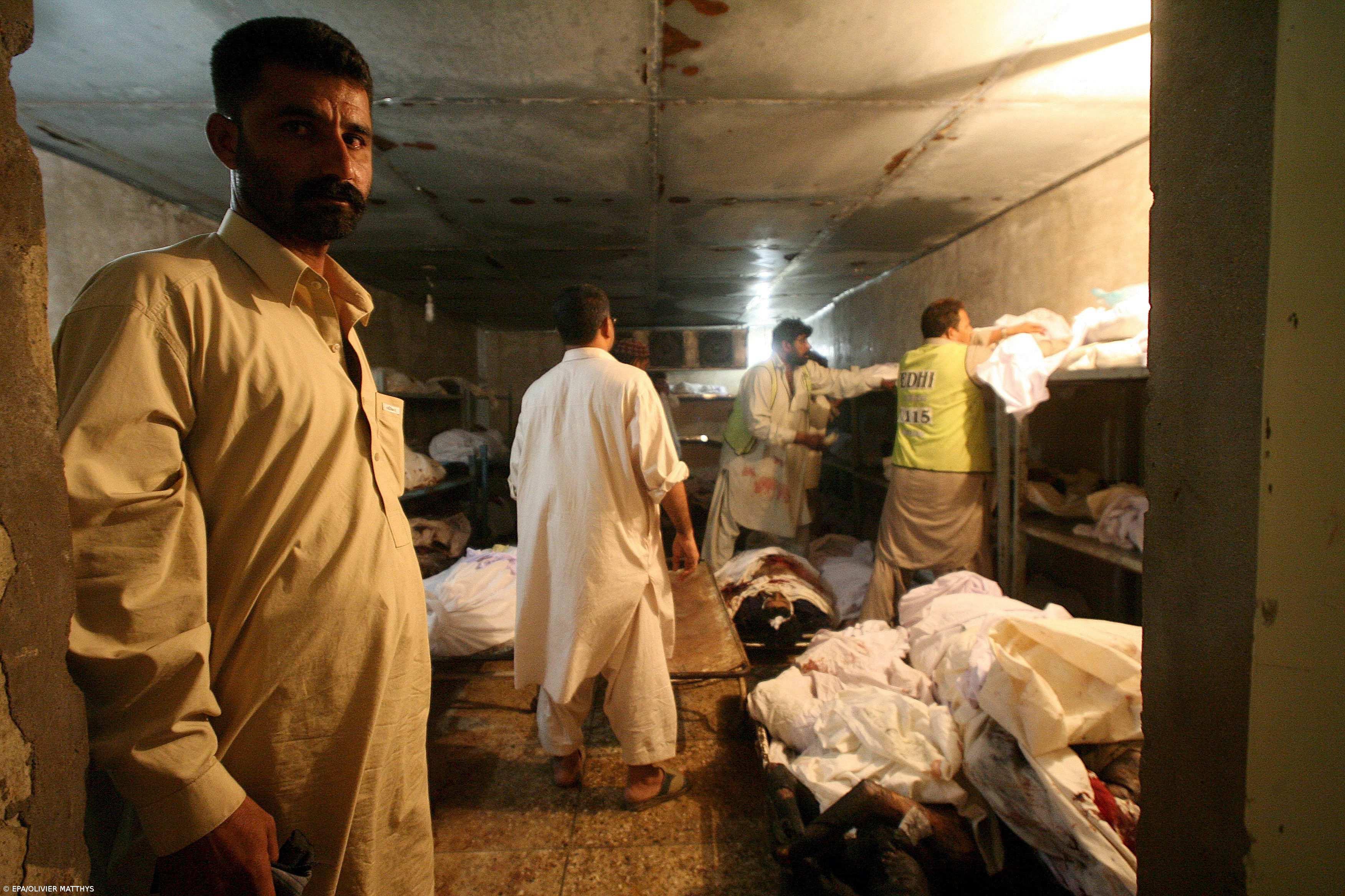 Pelo menos 16 mortos e 70 feridos em Peshawar  – Imagem 1