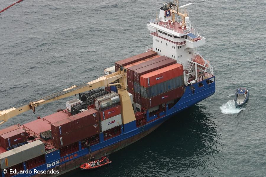 Bom tempo favorece retirada de combustível do "São Gabriel" – Imagem 1