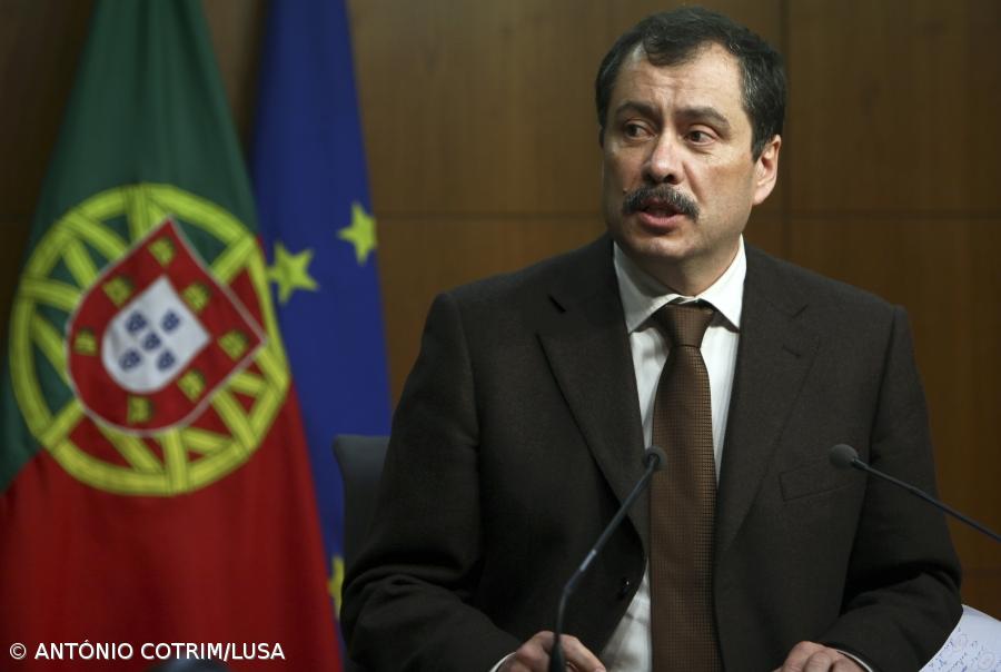 Fenprof quer que Governo resolva até janeiro as ilegalidades de 7.500 docentes  – Imagem 1