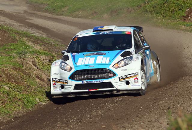 Moura lidera rali após vitória na Soluções M